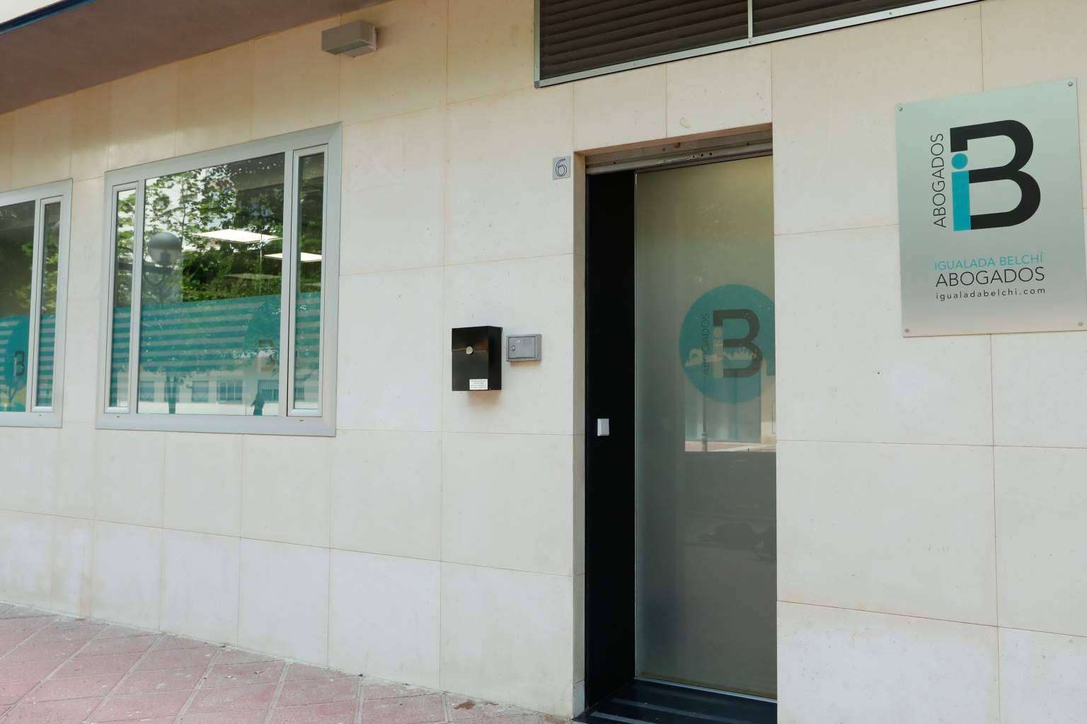 Soluciones legales personalizadas en derecho mercantil con Igualada Belchí Abogados