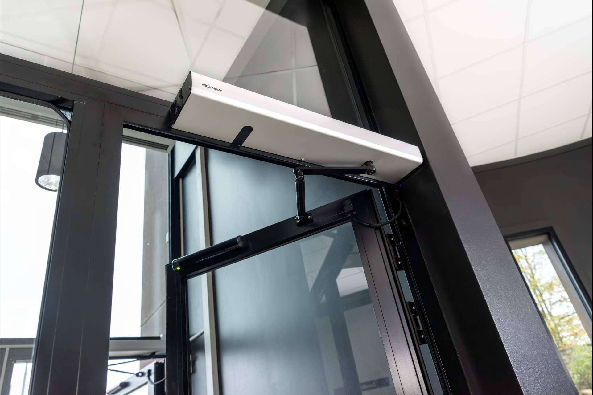 SW300-S de ASSA ABLOY establece un nuevo estándar en diseño y ahorro energético