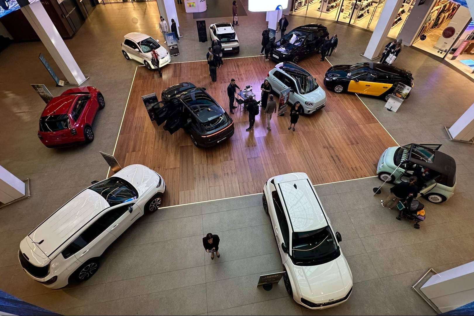Auto88 expone los modelos más recientes del grupo Stellantis en el CC Diagonal Mar