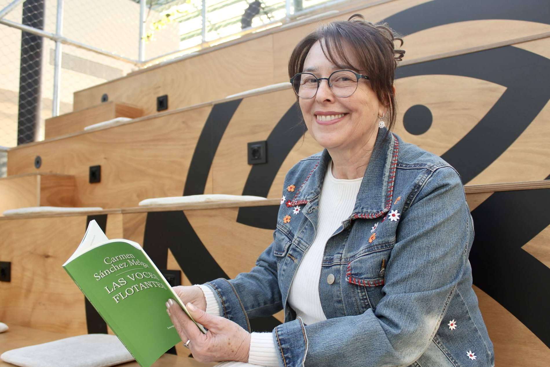 'Las voces flotantes', el octavo poemario de Carmen Sánchez Melgar que está conquistando a los lectores