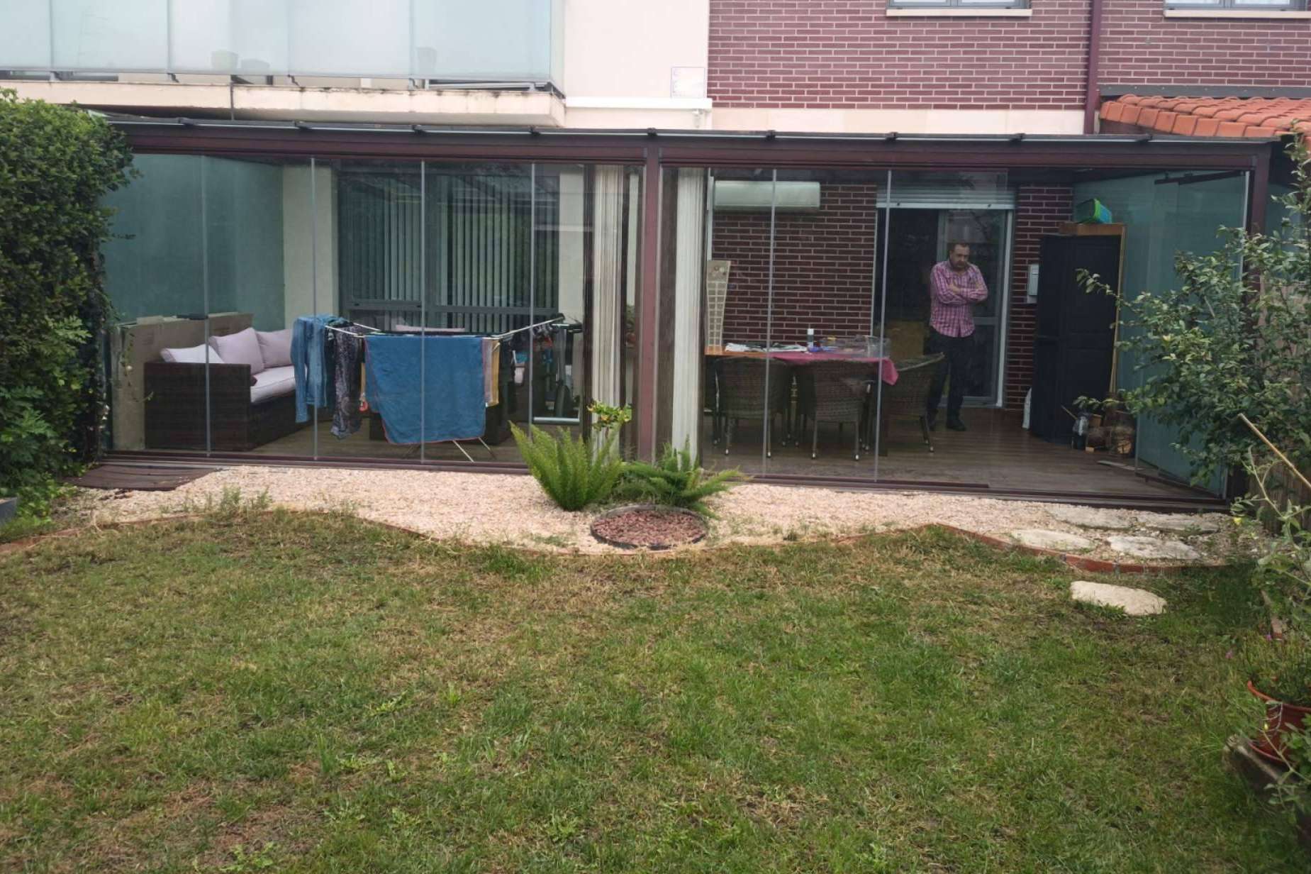 Los beneficios de los toldos en la protección solar para viviendas, oficinas y comercios