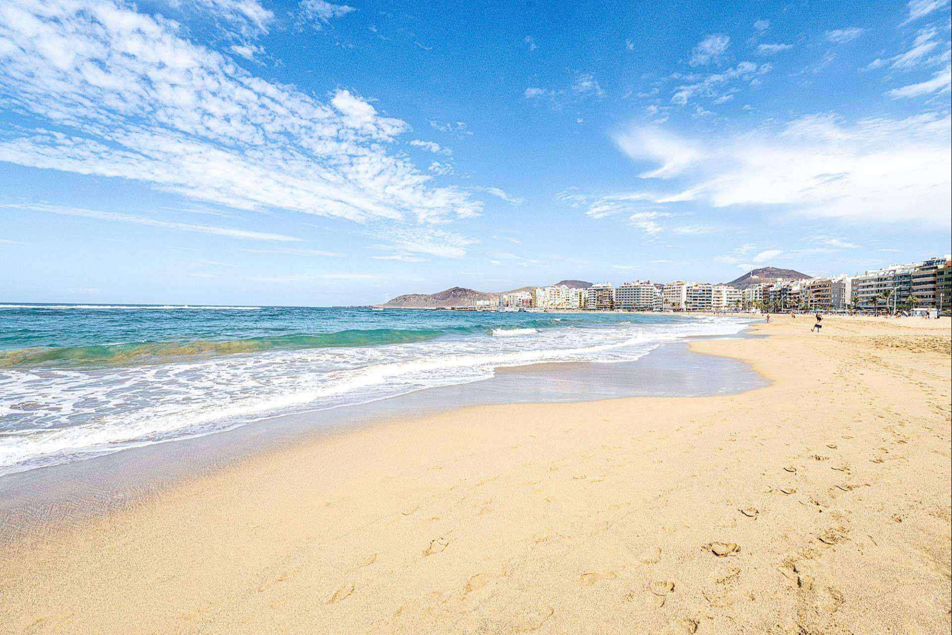Rooms Canteras revoluciona el concepto de hostal boutique en Las Canteras, ofreciendo alojamiento económico y de calidad