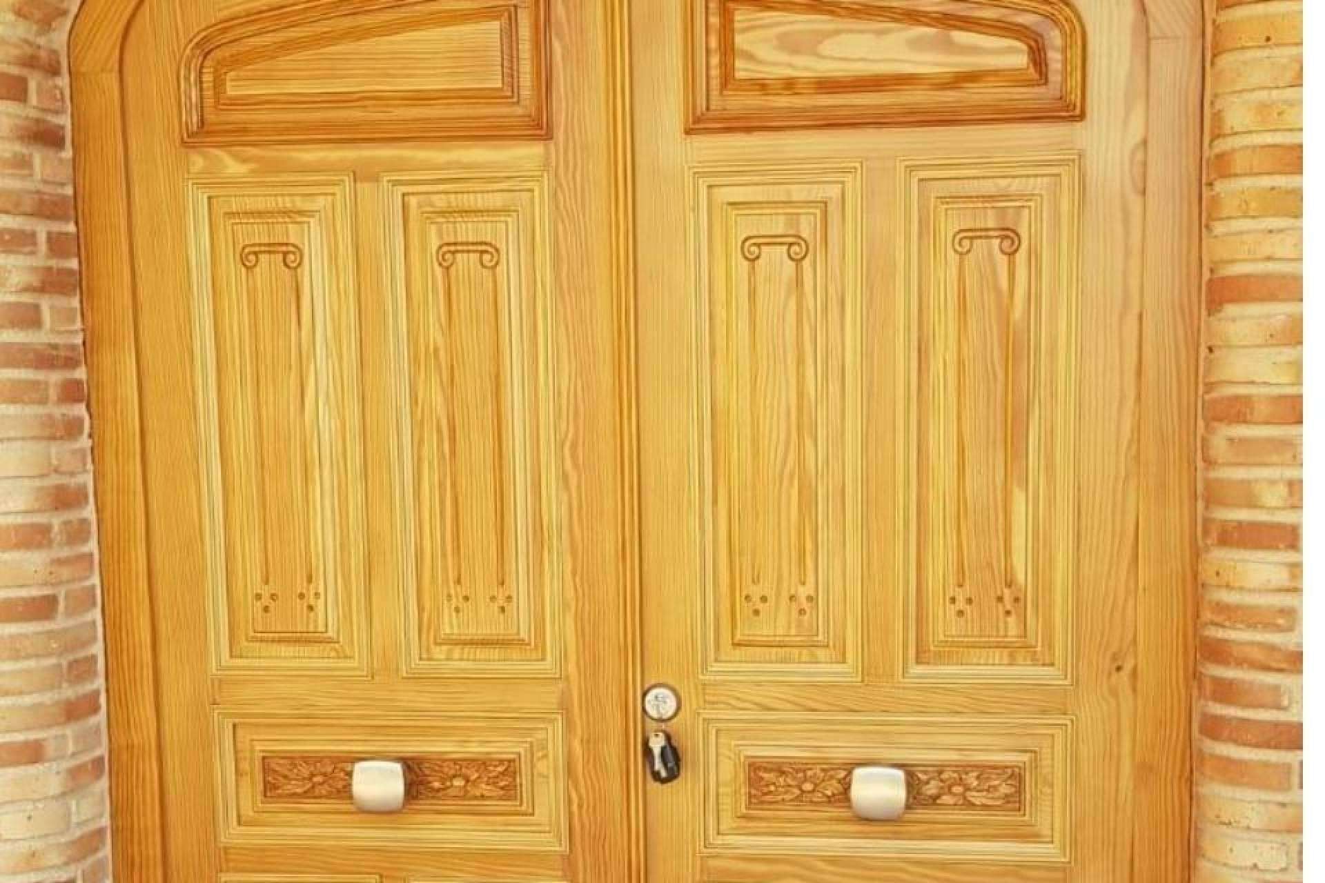 Galvañ Lacados ofrece servicios de lacado y barnizado para carpinterías