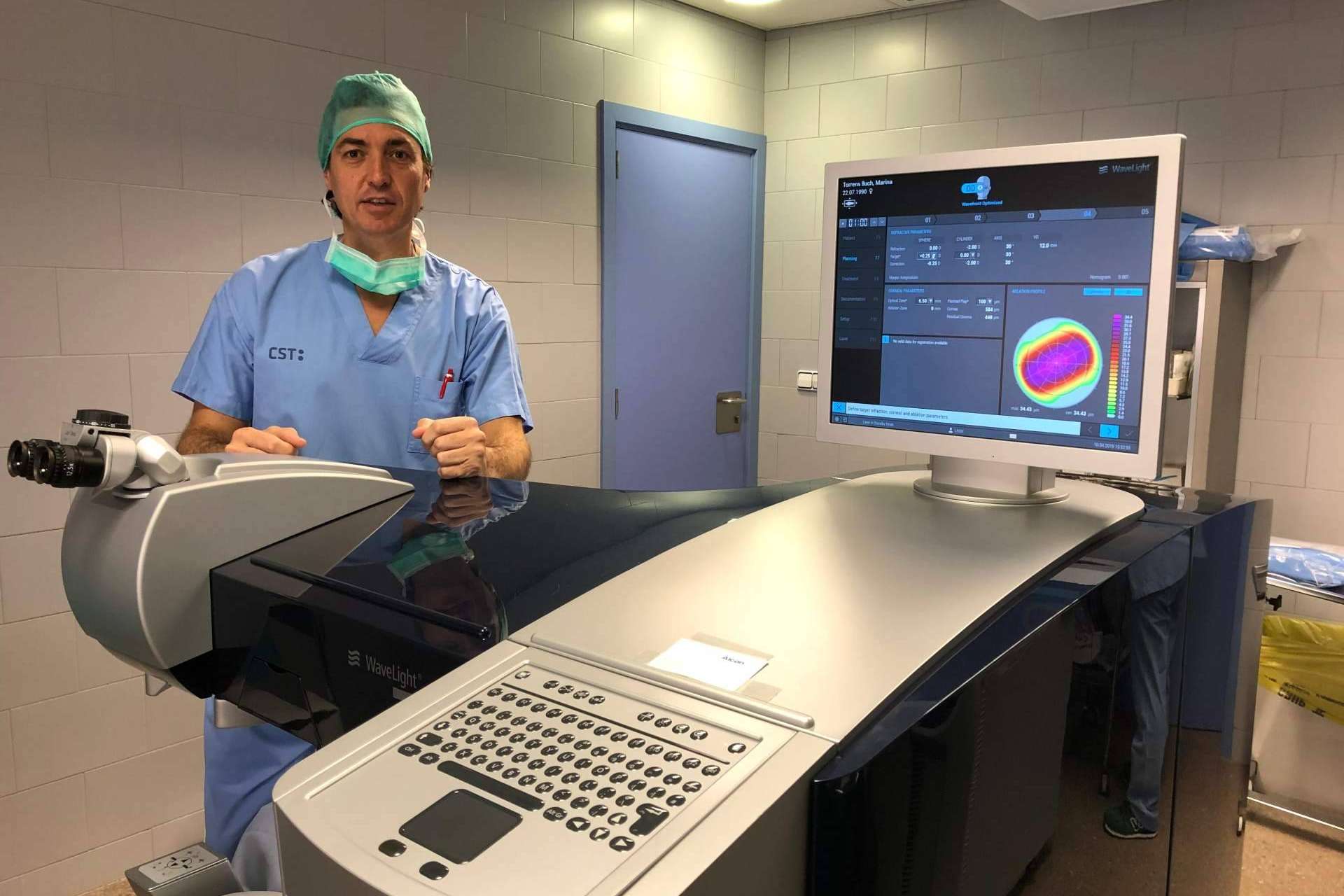 Revolución en la cirugía de presbicia con IA, Dr Jorge Pradas Chacón, Clinica Visionlaser