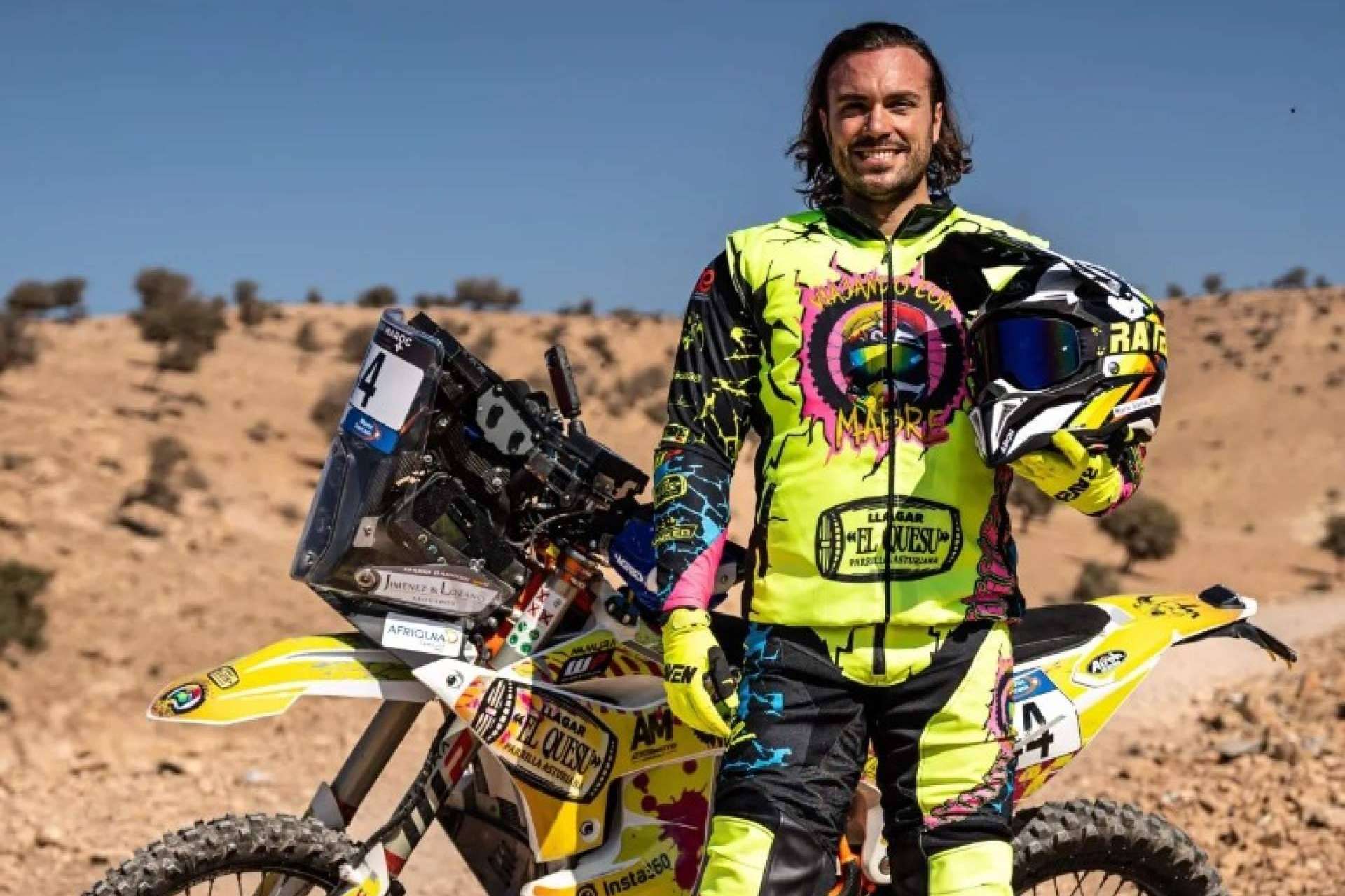 ADHESIVOSEMBARRADOS lleva la identidad del piloto al siguiente nivel con ropa de motocross personalizada