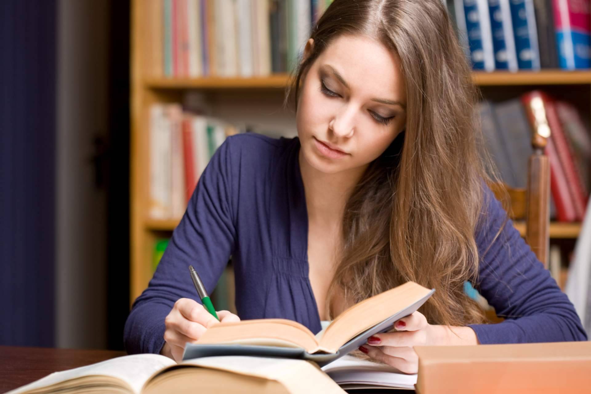 Tipos de revisión bibliográfica para estructurar un TFG o TFM con éxito, por ApruebaTodo