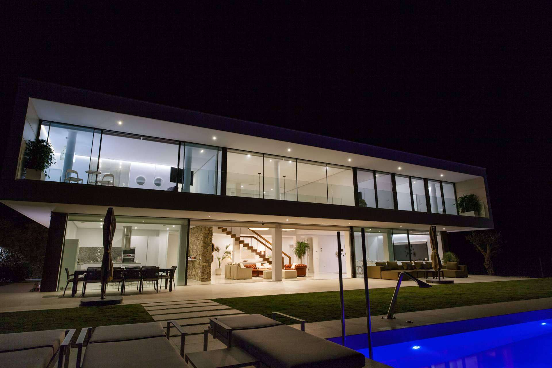 Villa Alkaram ofrece el alquiler de una casa de lujo en Zahara de los Atunes con servicios personalizados