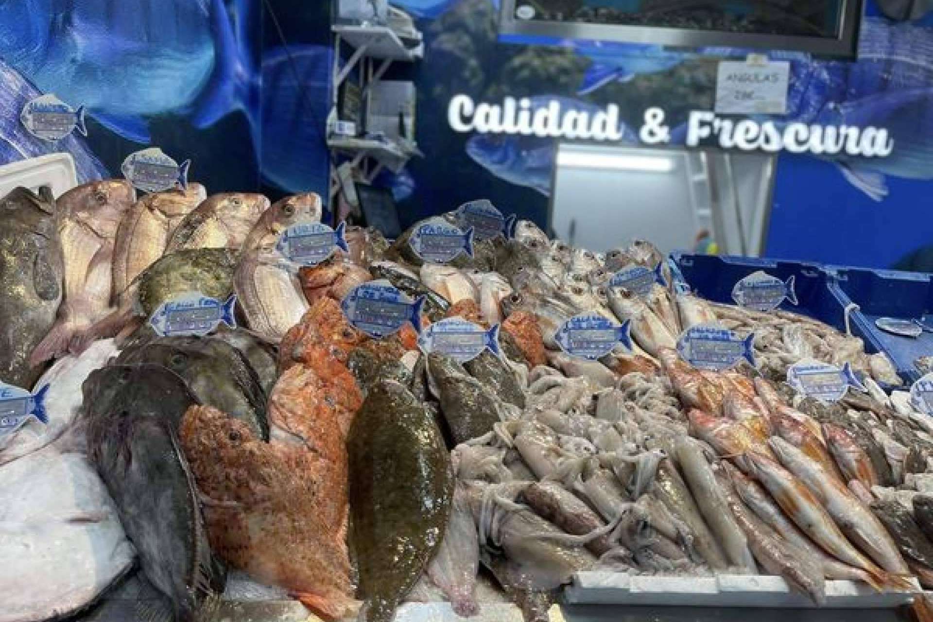 El atún rojo del Estrecho, protagonista en Pescadería Younes Ceuta