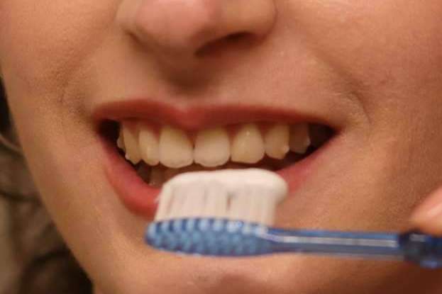 Por fin disponible en el mercado una fórmula de blanqueamiento dental sin peróxidos dentales