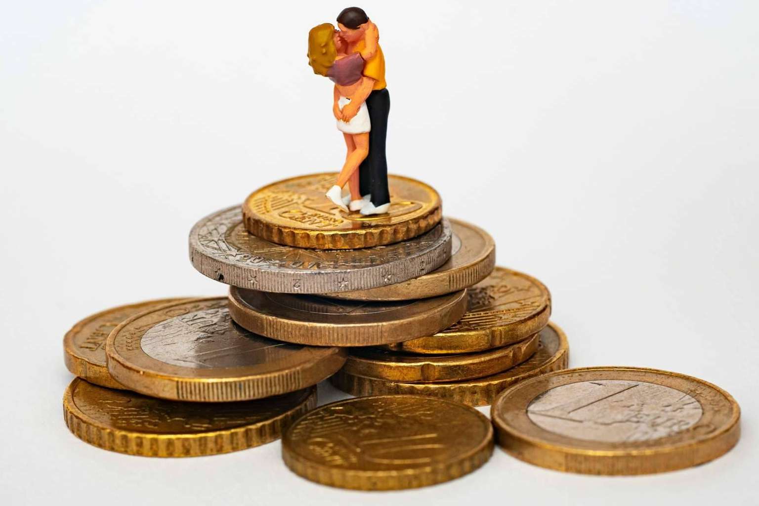 Nueve de cada diez españoles considera importante que su pareja tenga hábitos financieros saludables