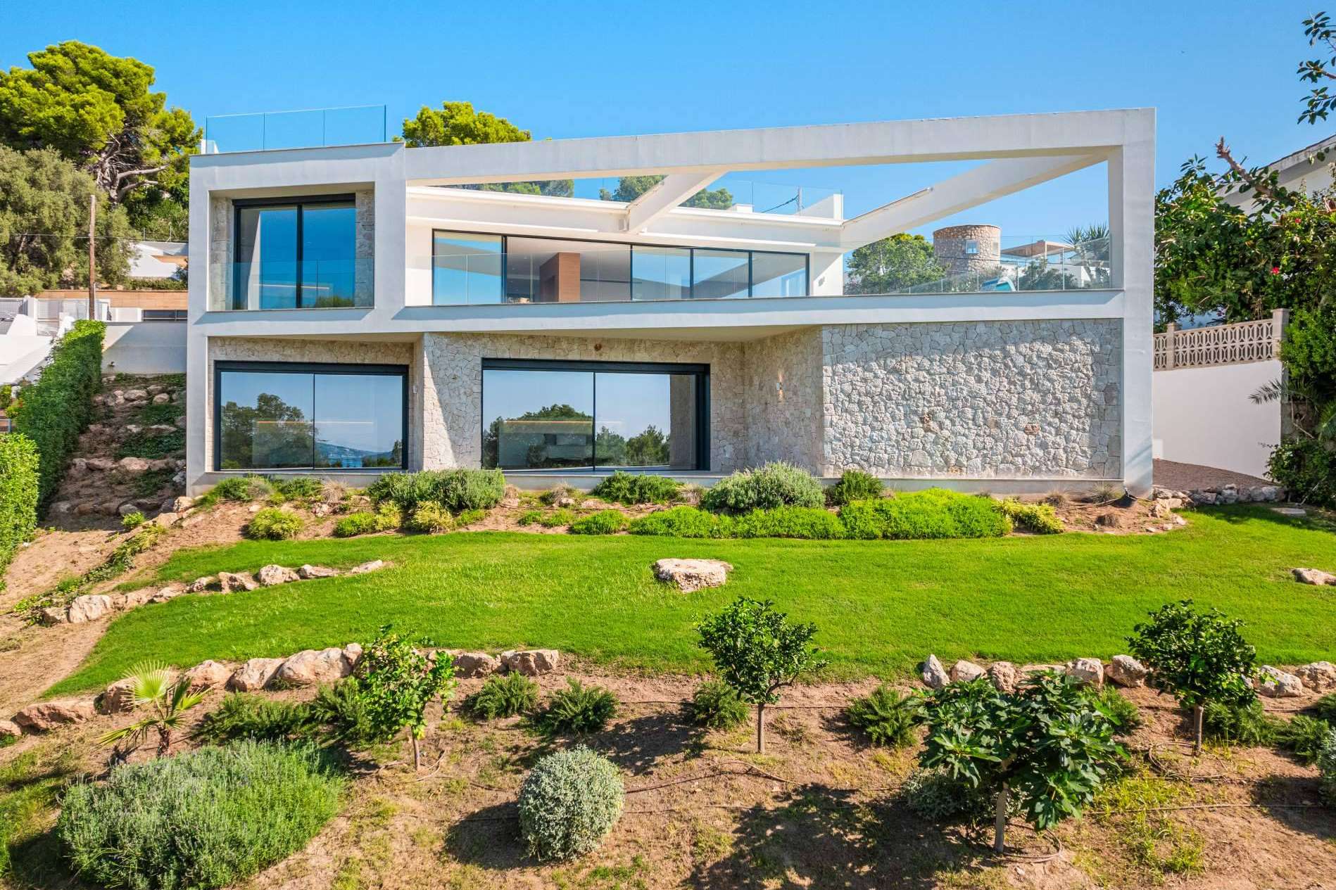 ​La inmobiliaria Lovian Properties destaca en el mercado de propiedades exclusivas en Santa Ponsa​