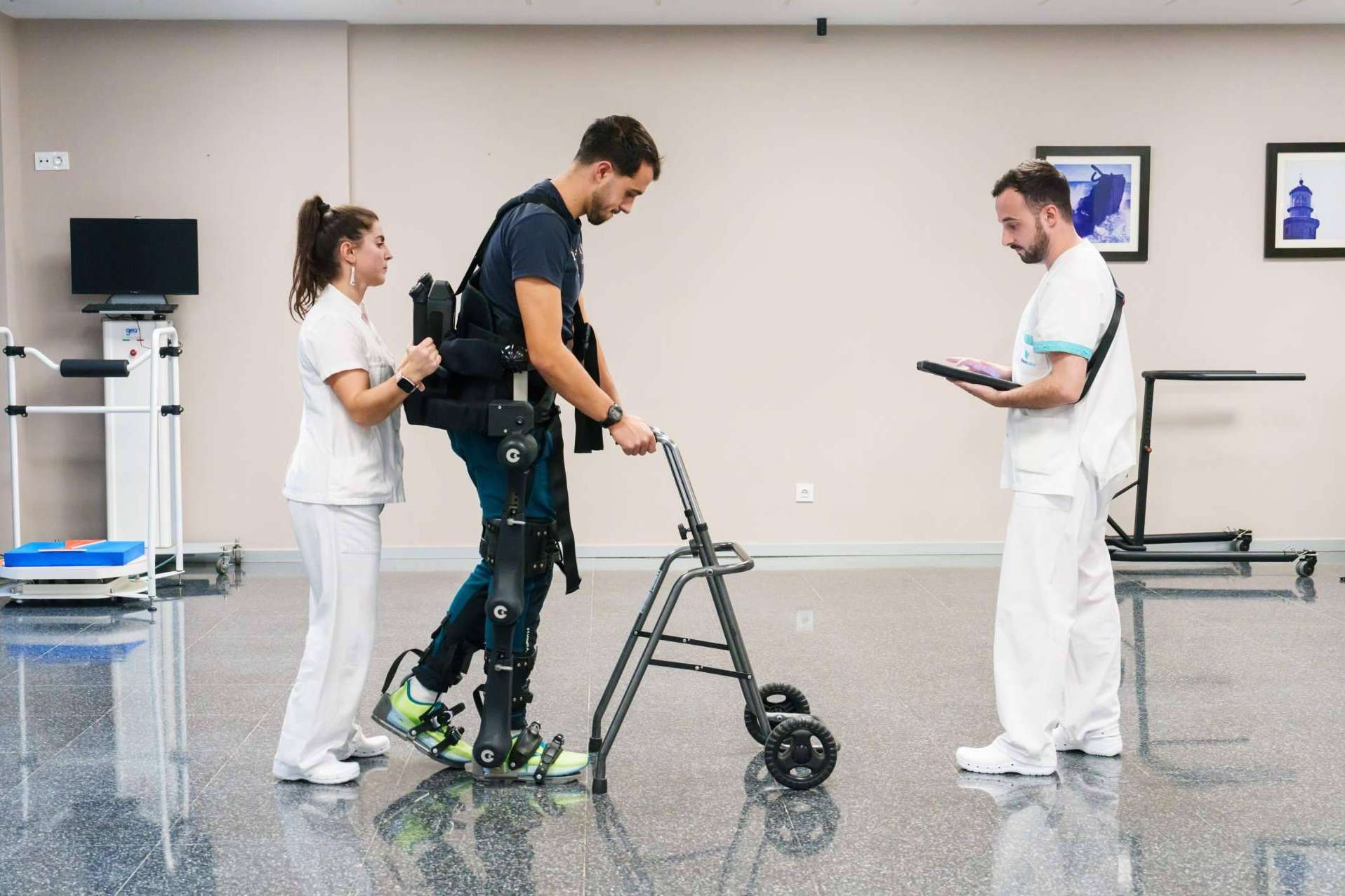 Movex Clinics impulsa la neurorehabilitación robótica avanzada con exoesqueletos de última generación