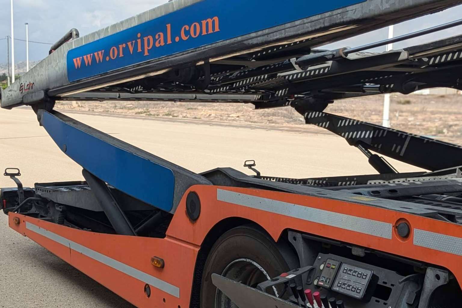 Soluciones integrales para el transporte de vehículos en Europa con el respaldo tecnológico de Orvipal