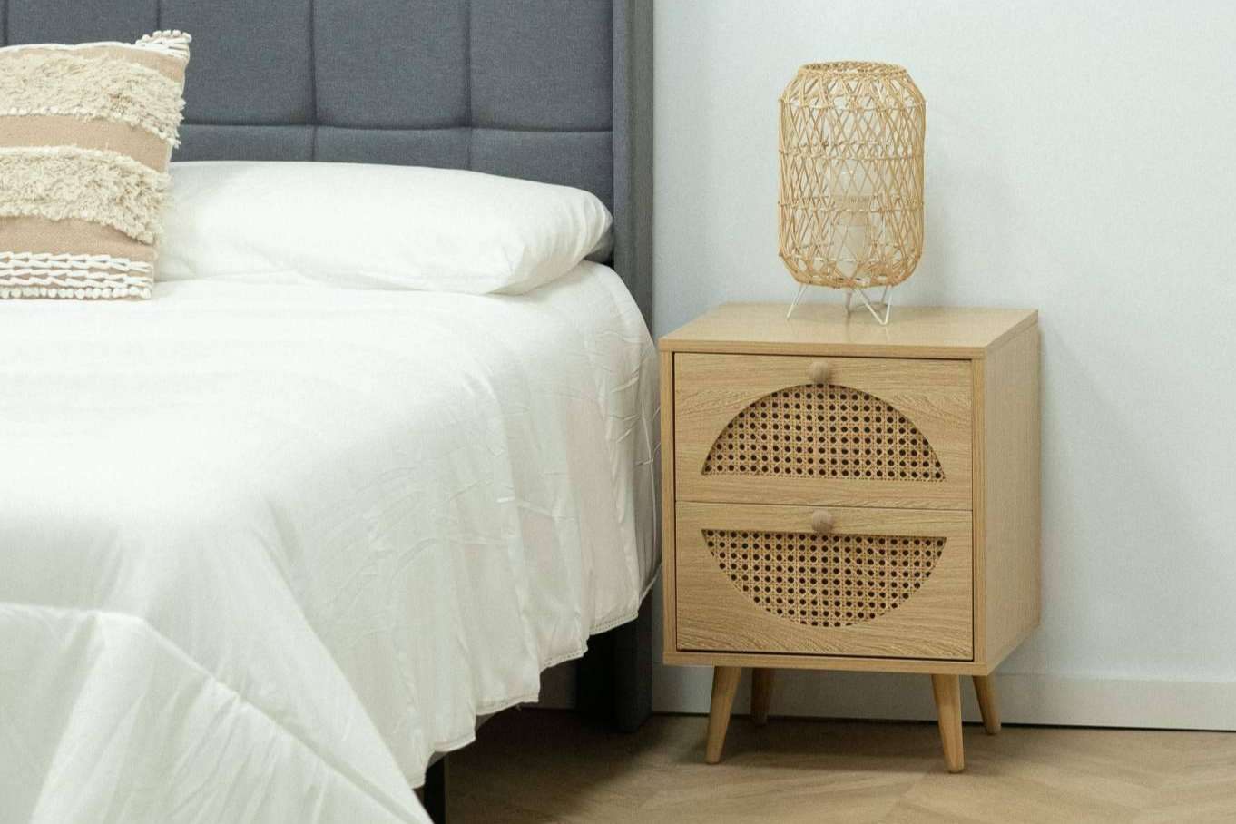 El dormitorio cobra protagonismo con las mesitas de noche modernas de Top Mueble