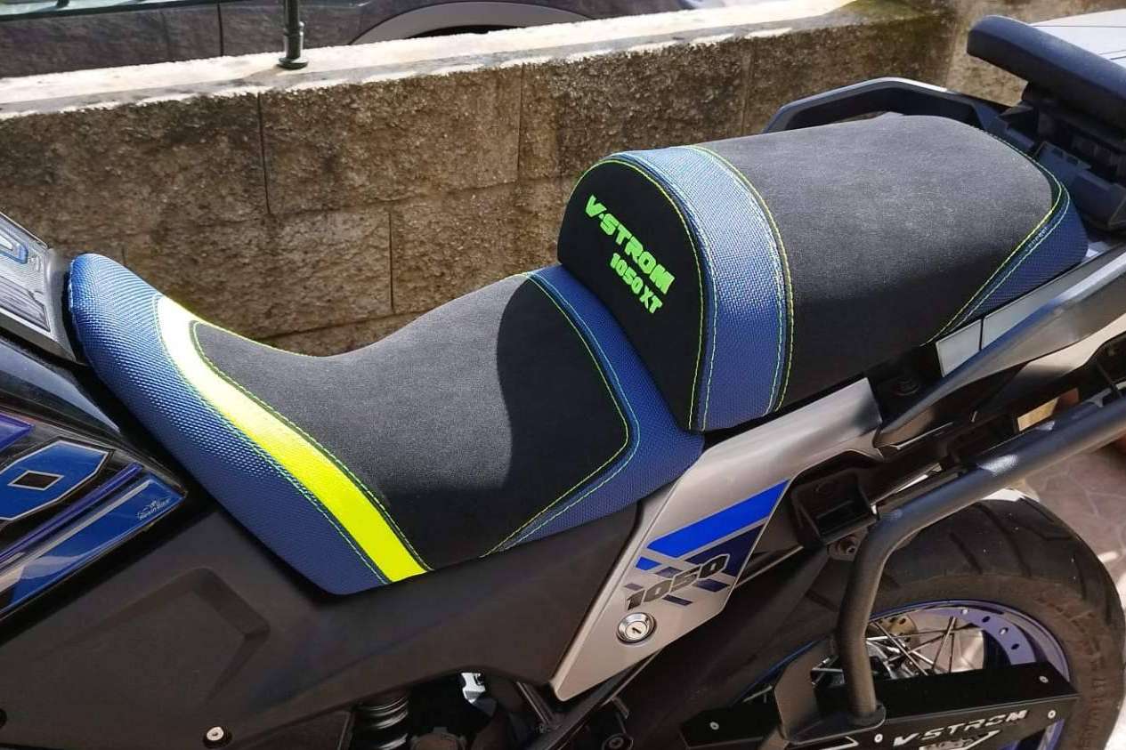 Tapizar asiento de moto con diseño personalizado, el valor diferencial de JM-FUNDAS