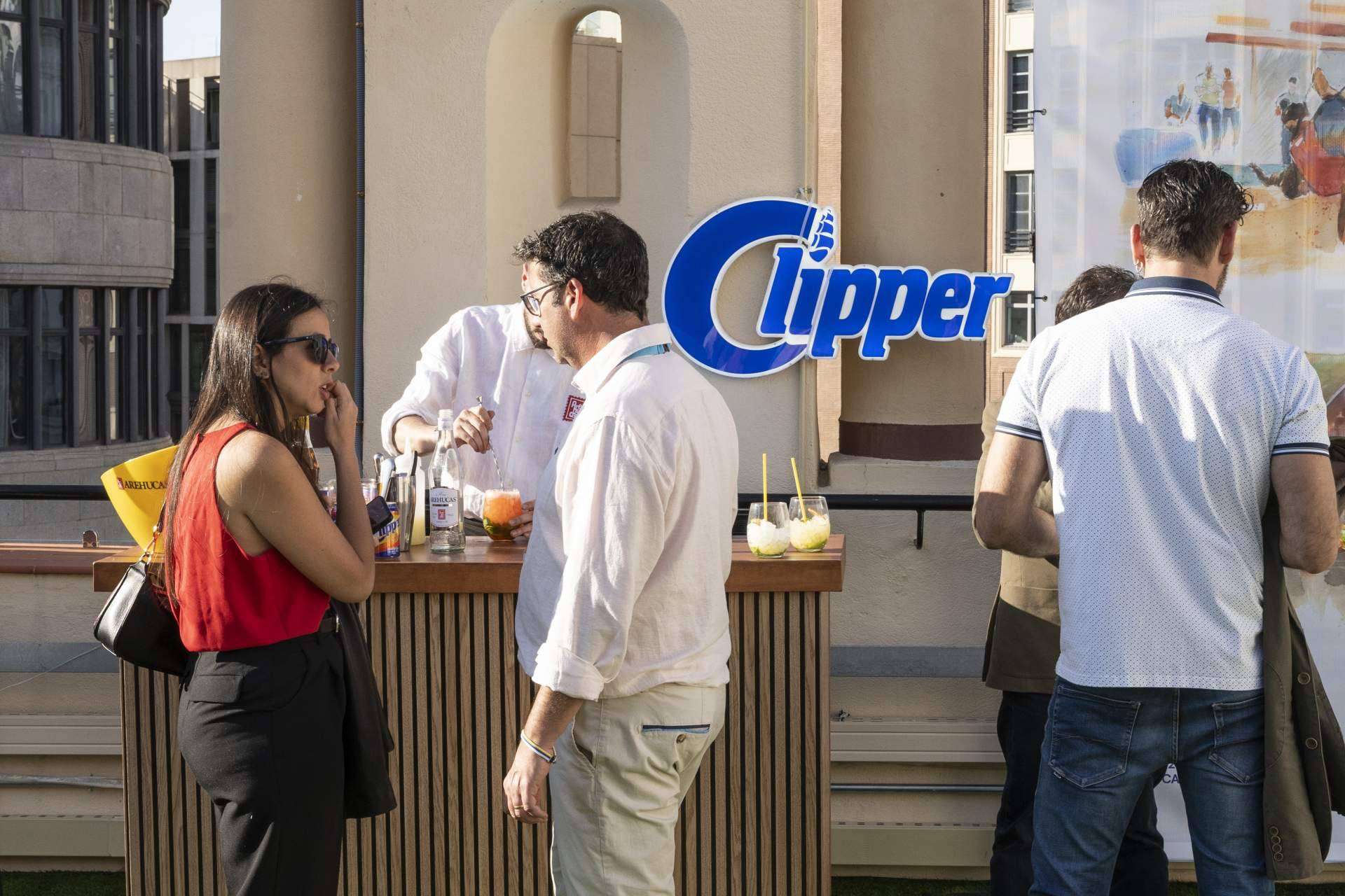 La cultura canaria toma Madrid; Clipper presenta la exposición exclusiva de Ciro Miró sobre Lucha Canaria