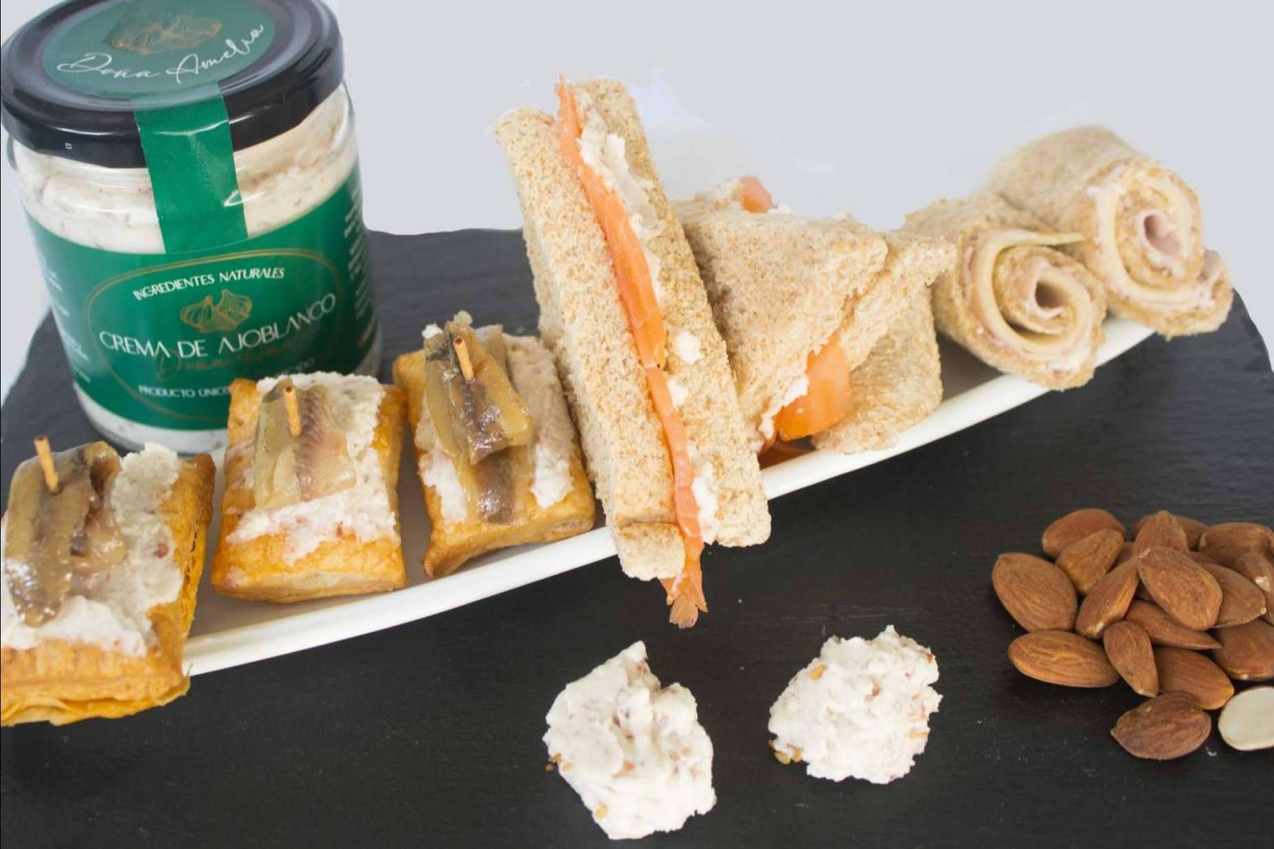 Producto local, receta histórica; el ajoblanco artesanal malagueño gana presencia
