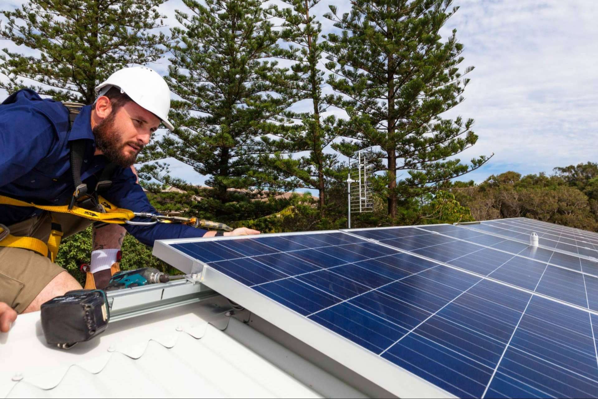 Luco de Jiloca inicia la distribución de energía solar con una comunidad energética sin precedentes en la región