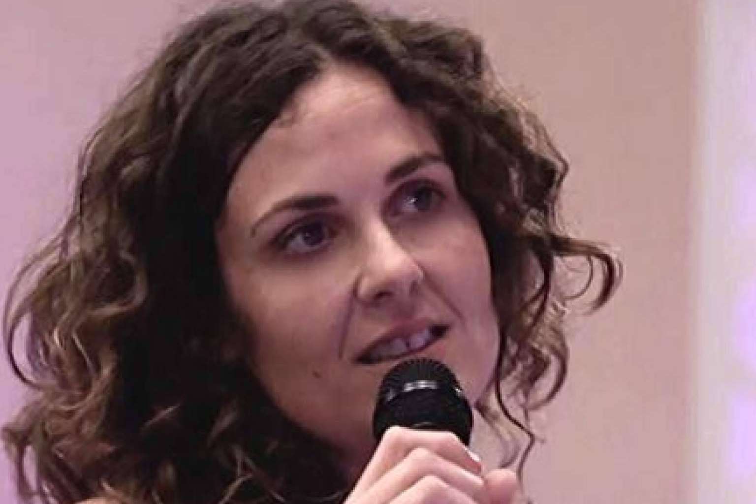 Nueva curso de oratoria de Silvia Valdés promete cautivar en menos de 30 días