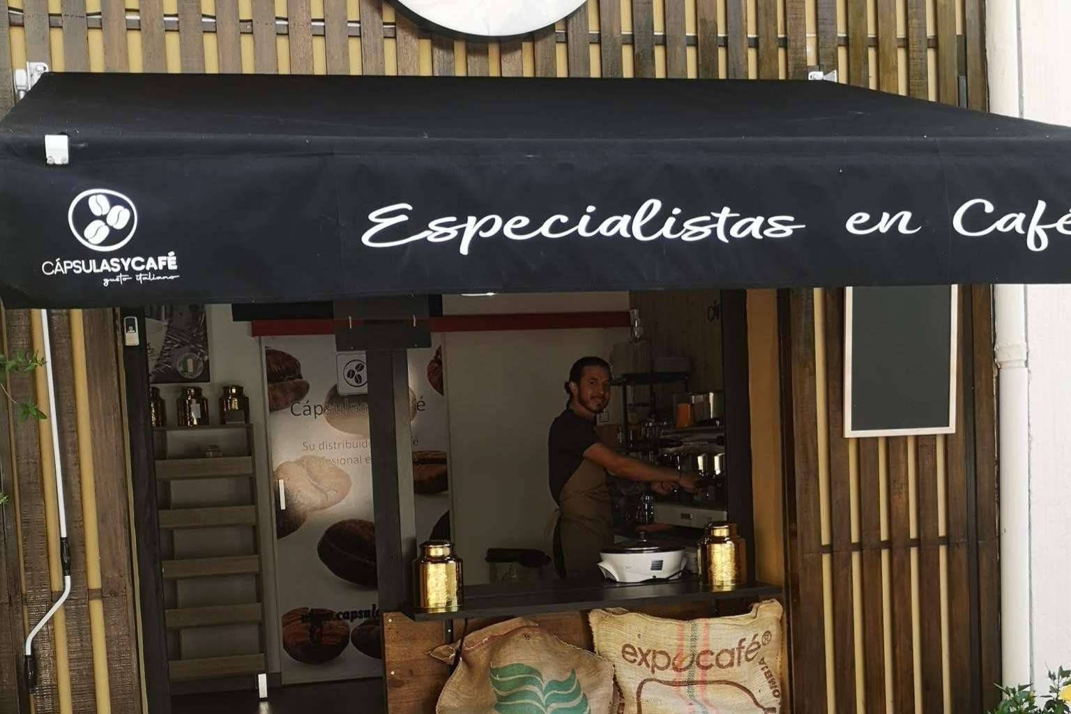 Cápsulas y Café impulsa la venta de café de especialidad de Orígenes en grano y cápsulas para Horeca, oficinas y hogar