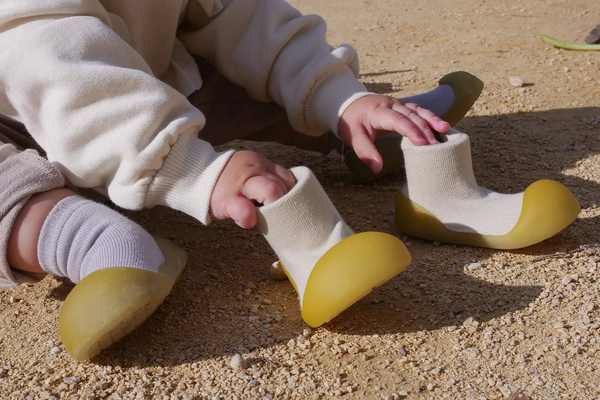 Zapatos barefoot para primeros pasos; guía definitiva para elegir calzado infantil