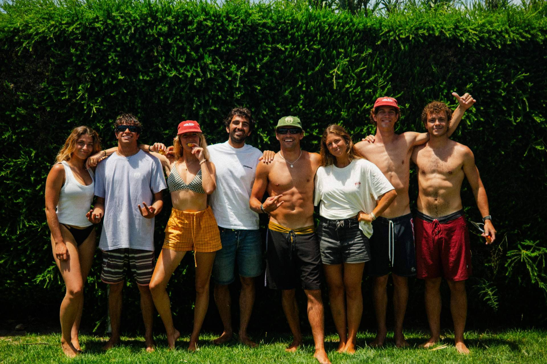Fly presenta la campaña Big Kids con una colección de ropa inspirada en el surf y la libertad creativa