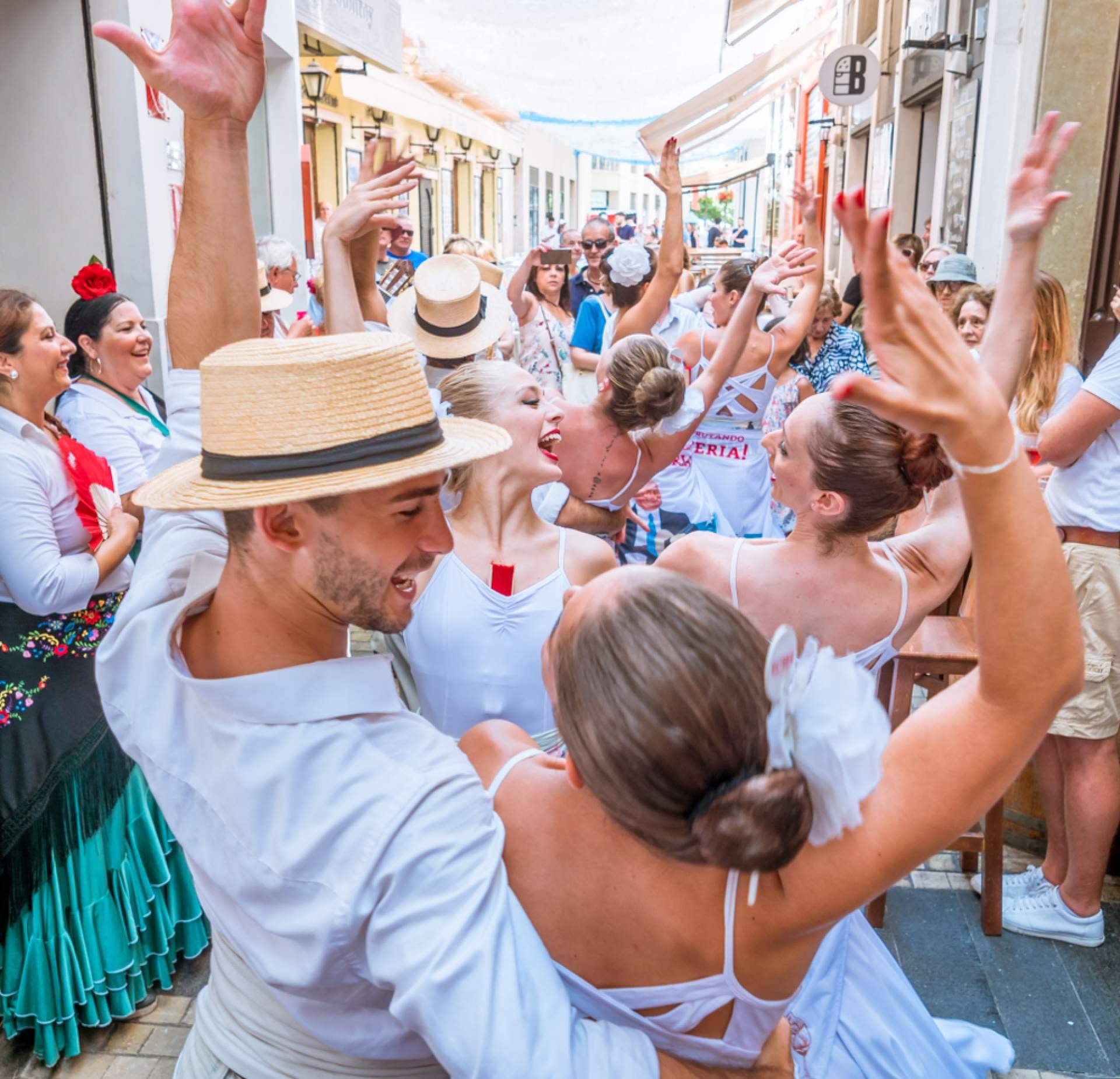 Ferias, música y tradición; elementos que se transforman en arte visual con Susana Frías