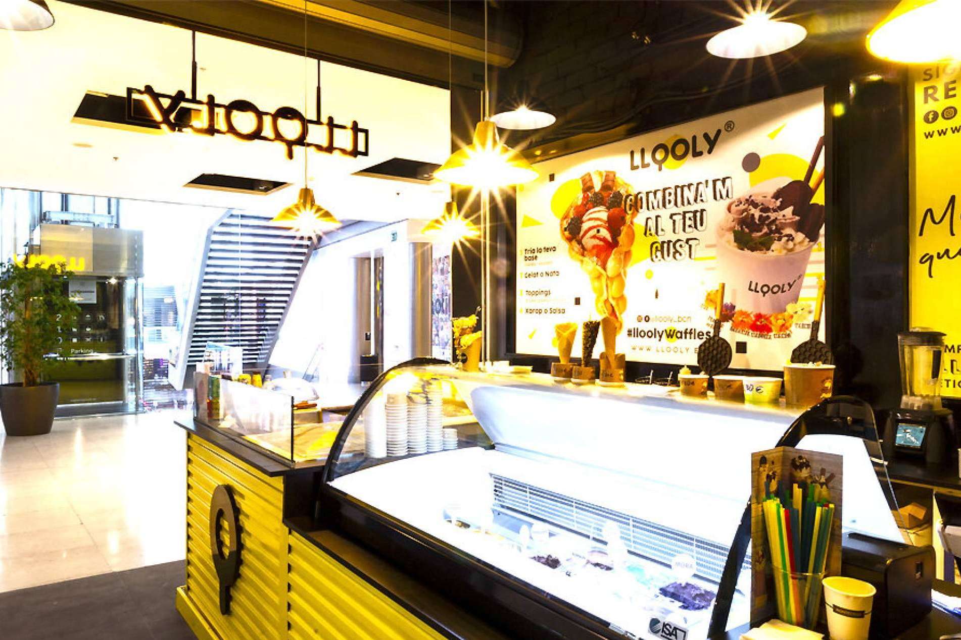 Creatividad y sabor se combinan en los Waffle Bubble e Ice Rolls de Llooly, disponibles en Valencia