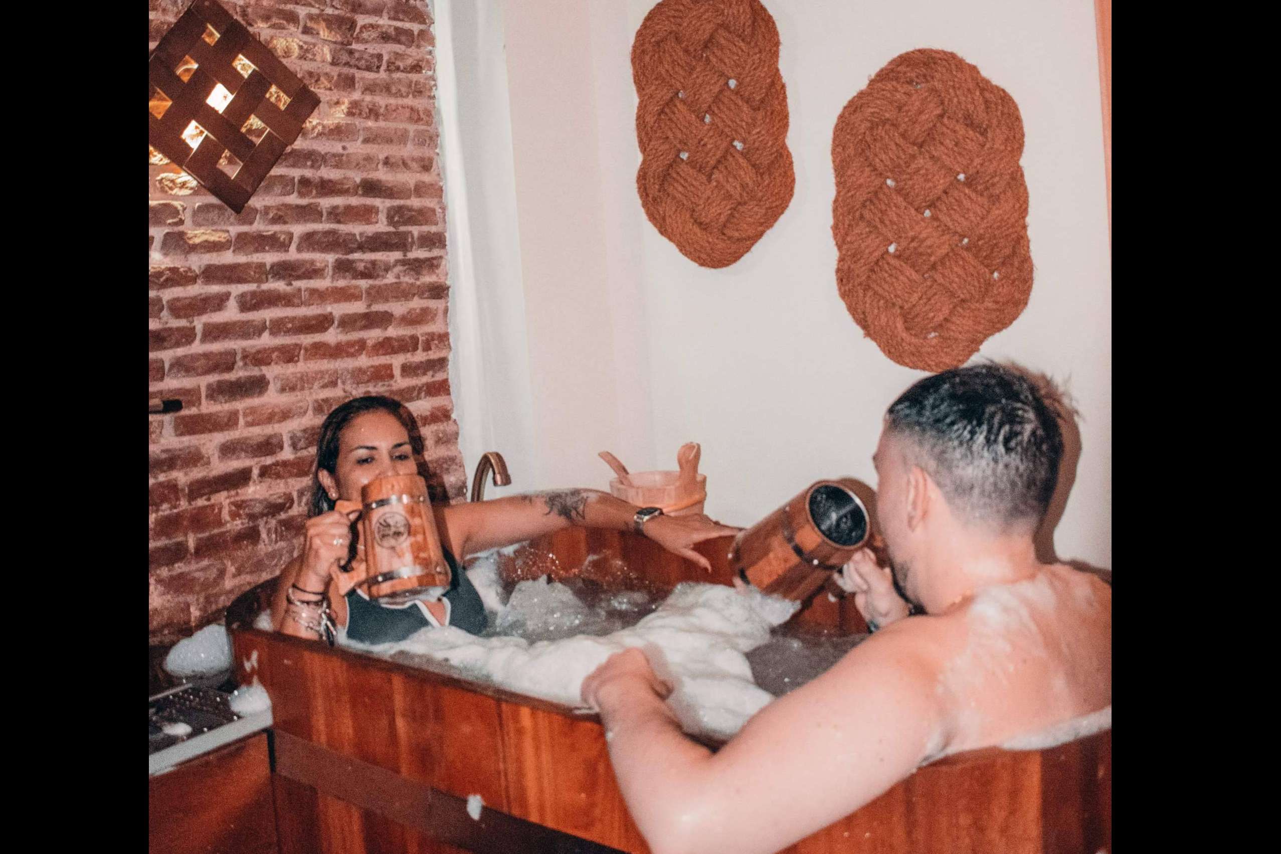 Baños de cerveza, celebración y conexión emocional, Beerspain consolida el nuevo ocio premium en España