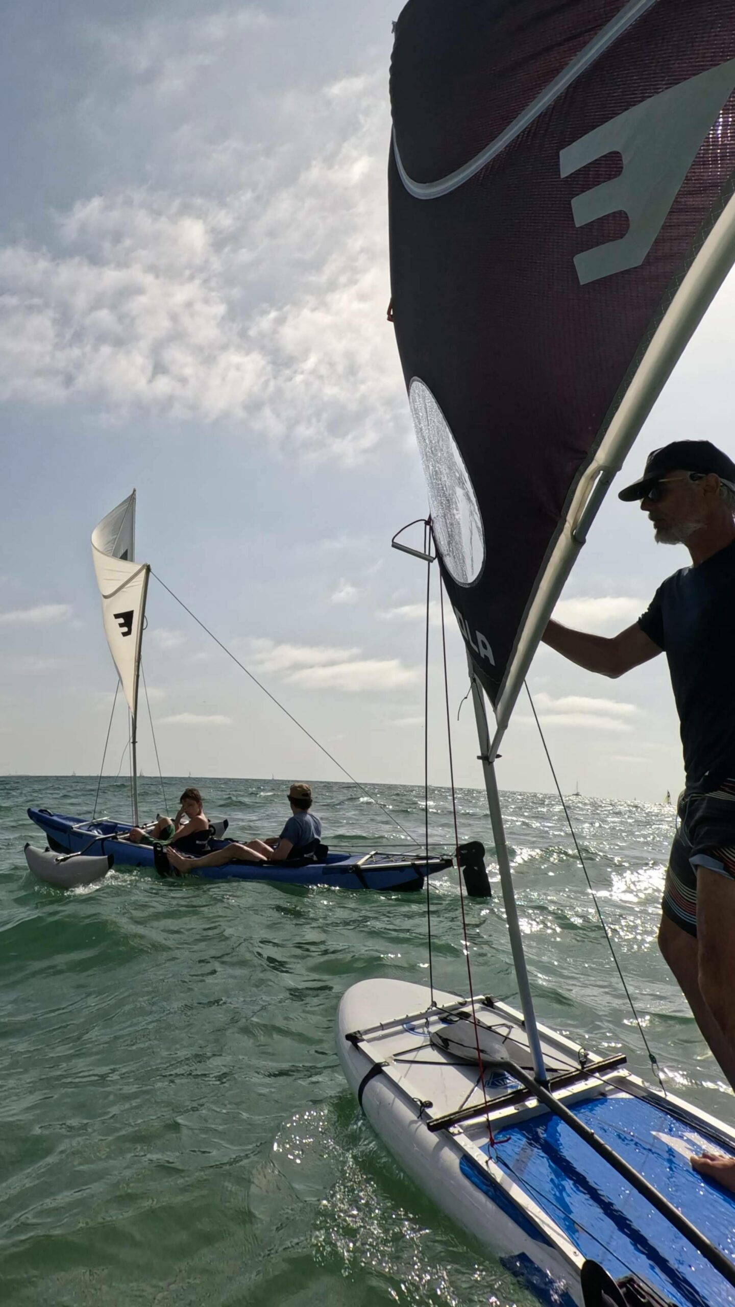 EOLA potencia el WINDSUP y WINDKAYAK con velas y accesorios de calidad