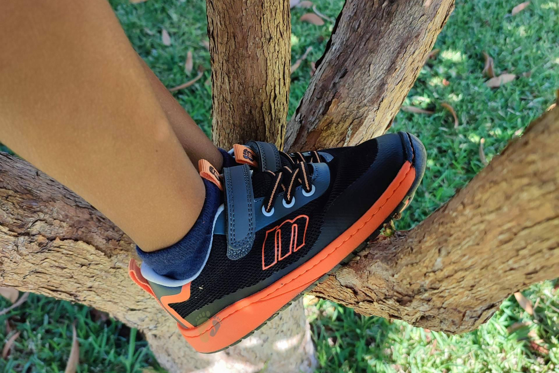 Niños más activos y coordinados, el barefoot destaca en equilibrio y salto según estudios recientes