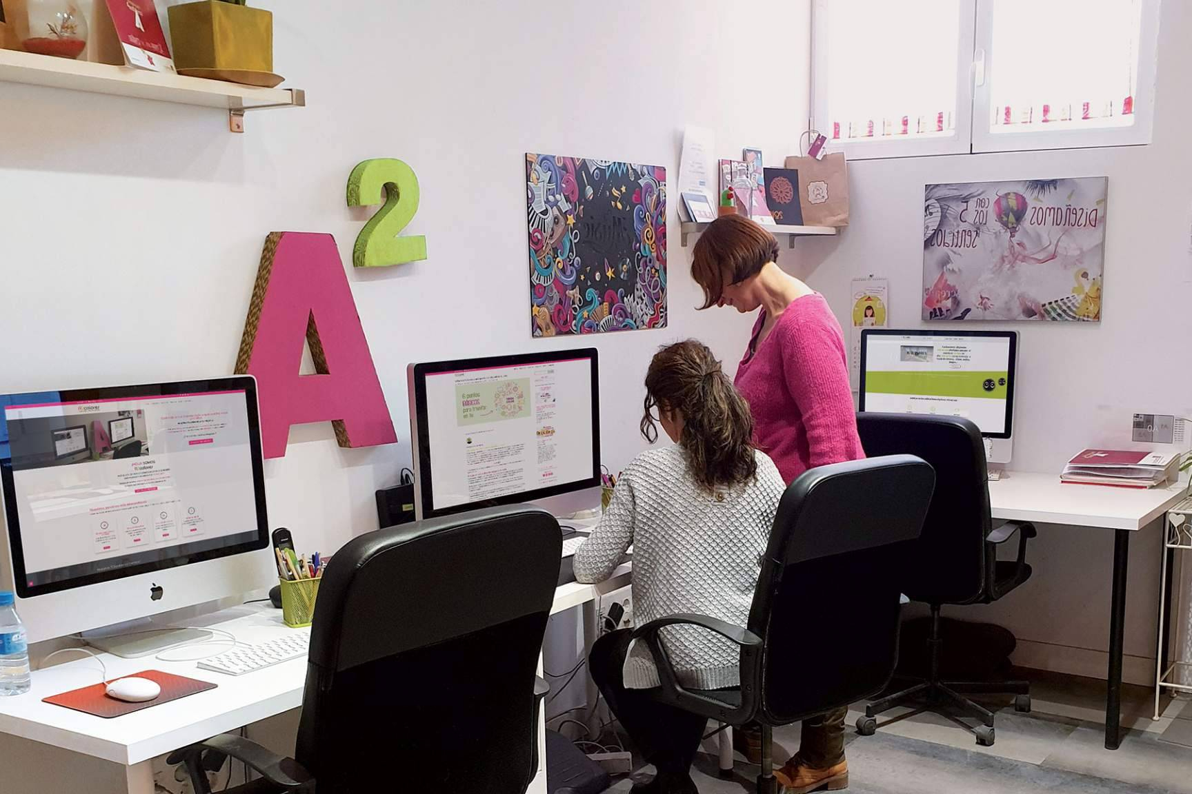 A2colores integra diseño gráfico, web y marketing para marcas que buscan resultados
