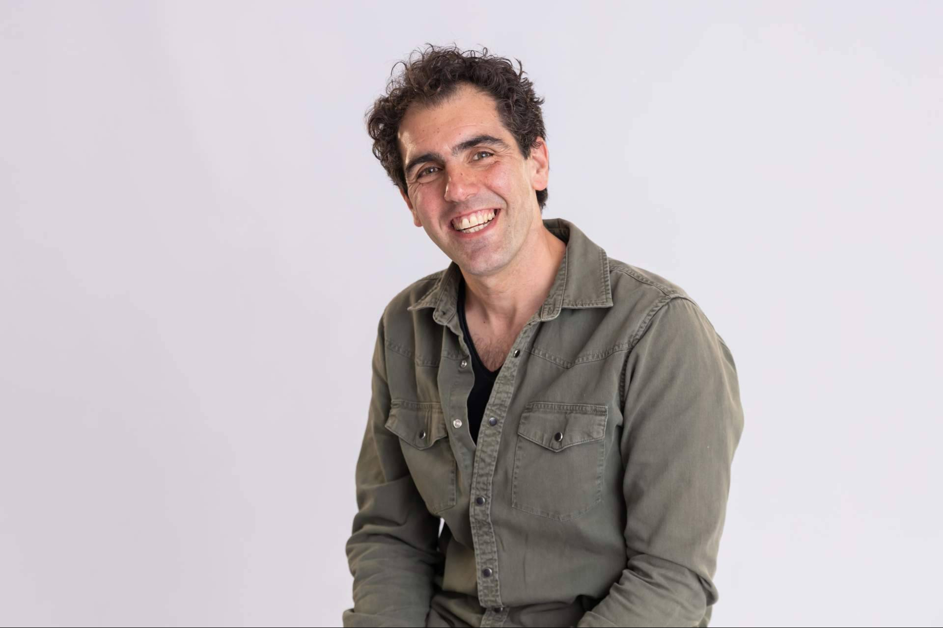 'Memoria de la nisal' marca el debut de la compañía Adrián Conde en el teatro para adultos