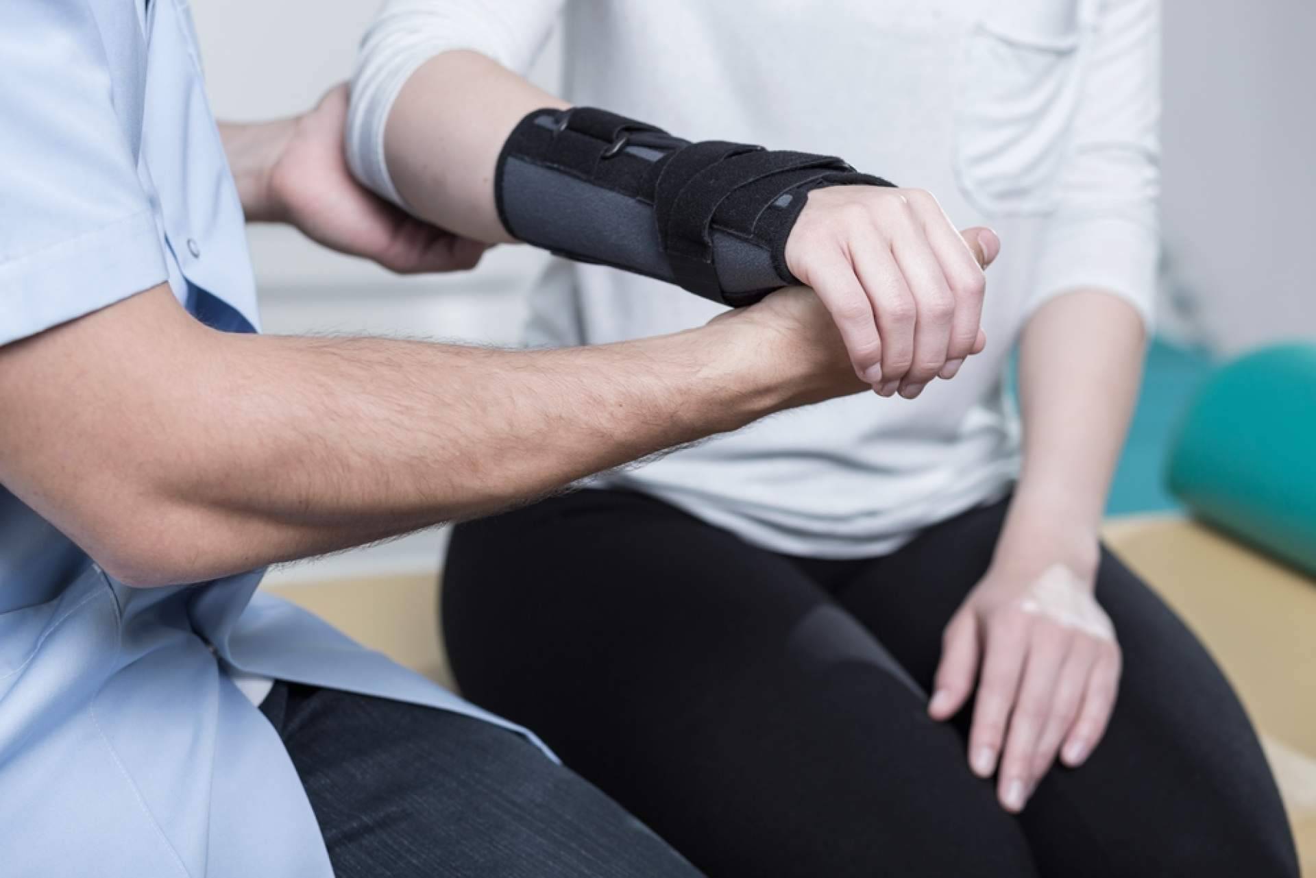 Policlínica GAMA ofrece fisioterapia, podología, osteopatía y psicología con atención a medida y equipamiento moderno