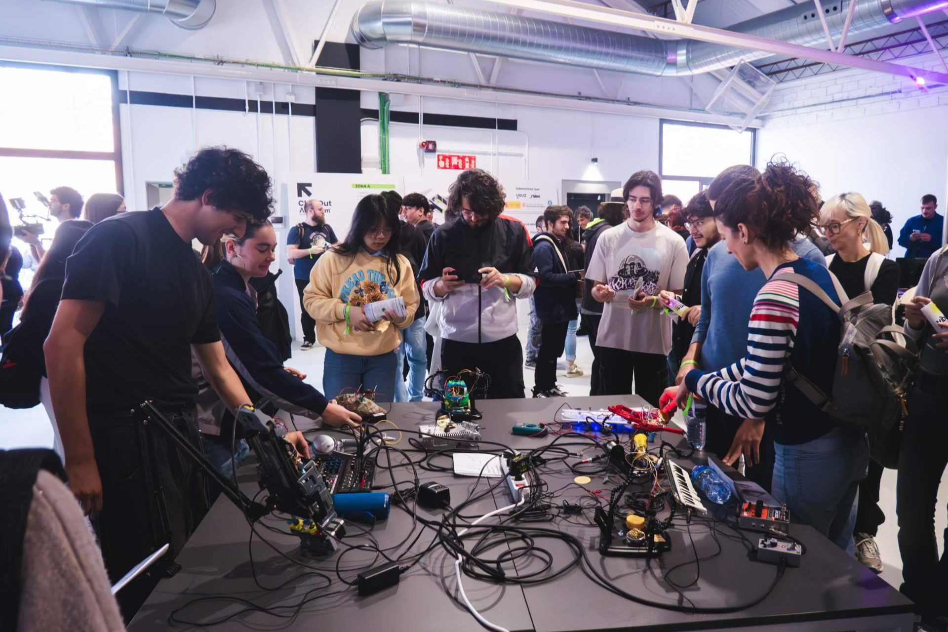 La Gen Z toma el escenario en el VIBEZ 2025, el festival de cultura digital emergente