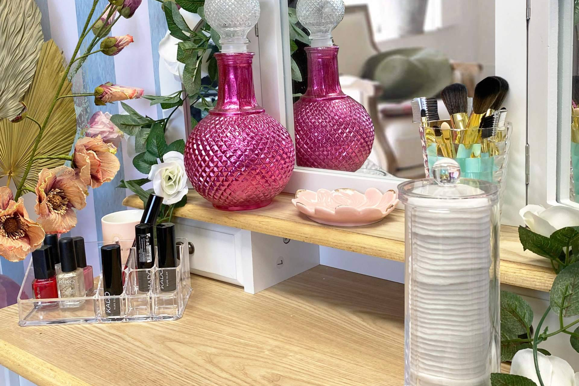Hogar y Más ofrece una amplia selección de artículos de decoración y regalos originales con envío a toda España