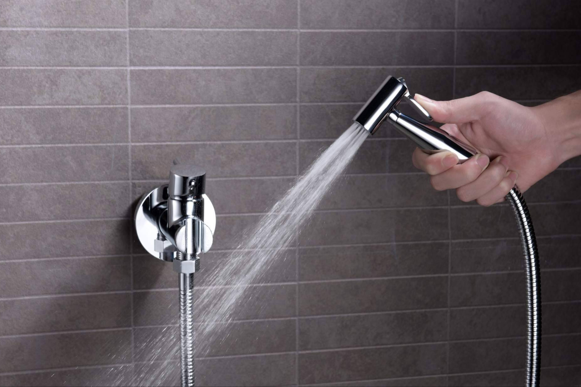 Grifo sustitutivo de bidé; la solución empotrada de IMEX que optimiza el baño sin renunciar al confort