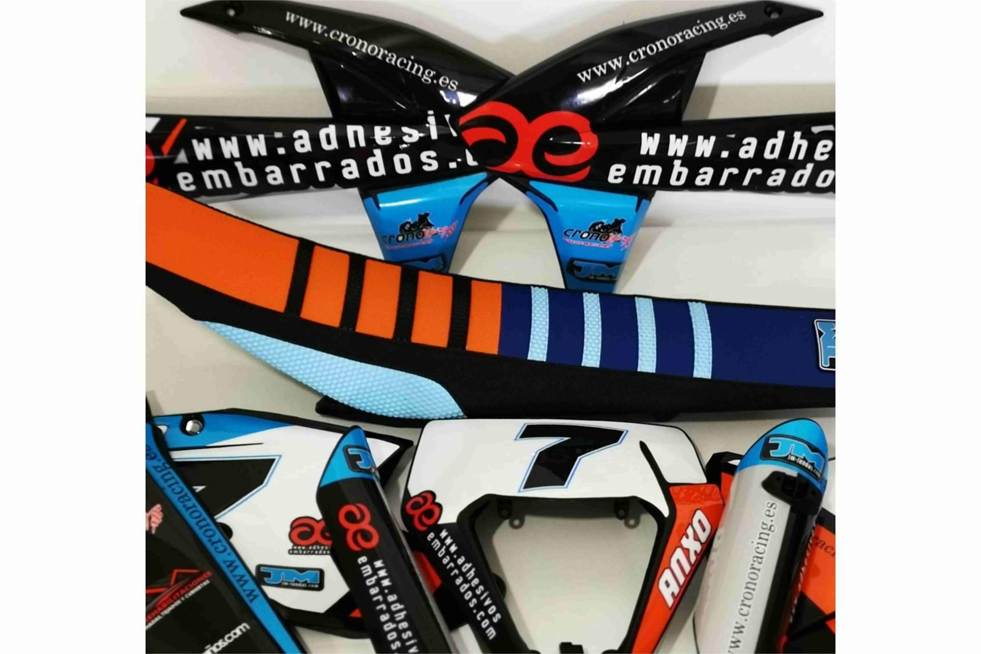 La personalización en motos off-road crece con las pegatinas motos de alto rendimiento de ADHESIVOSEMBARRADOS