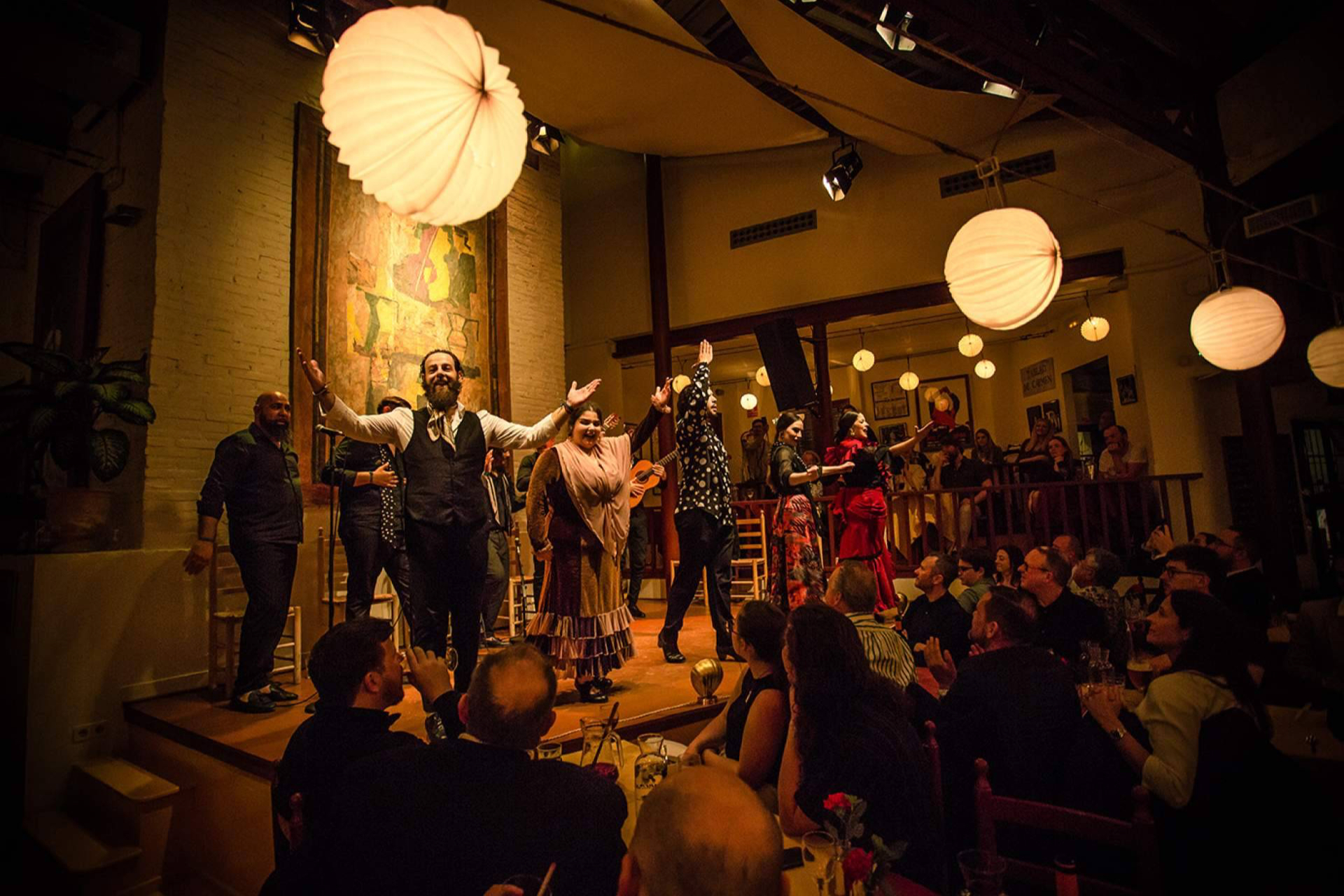 El plan todo-en-uno en Barcelona; flamenco, gastronomía e historia en el Tablao de Carmen