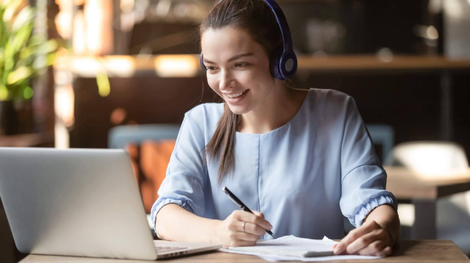 Formación online sin barreras económicas; el nuevo estándar educativo