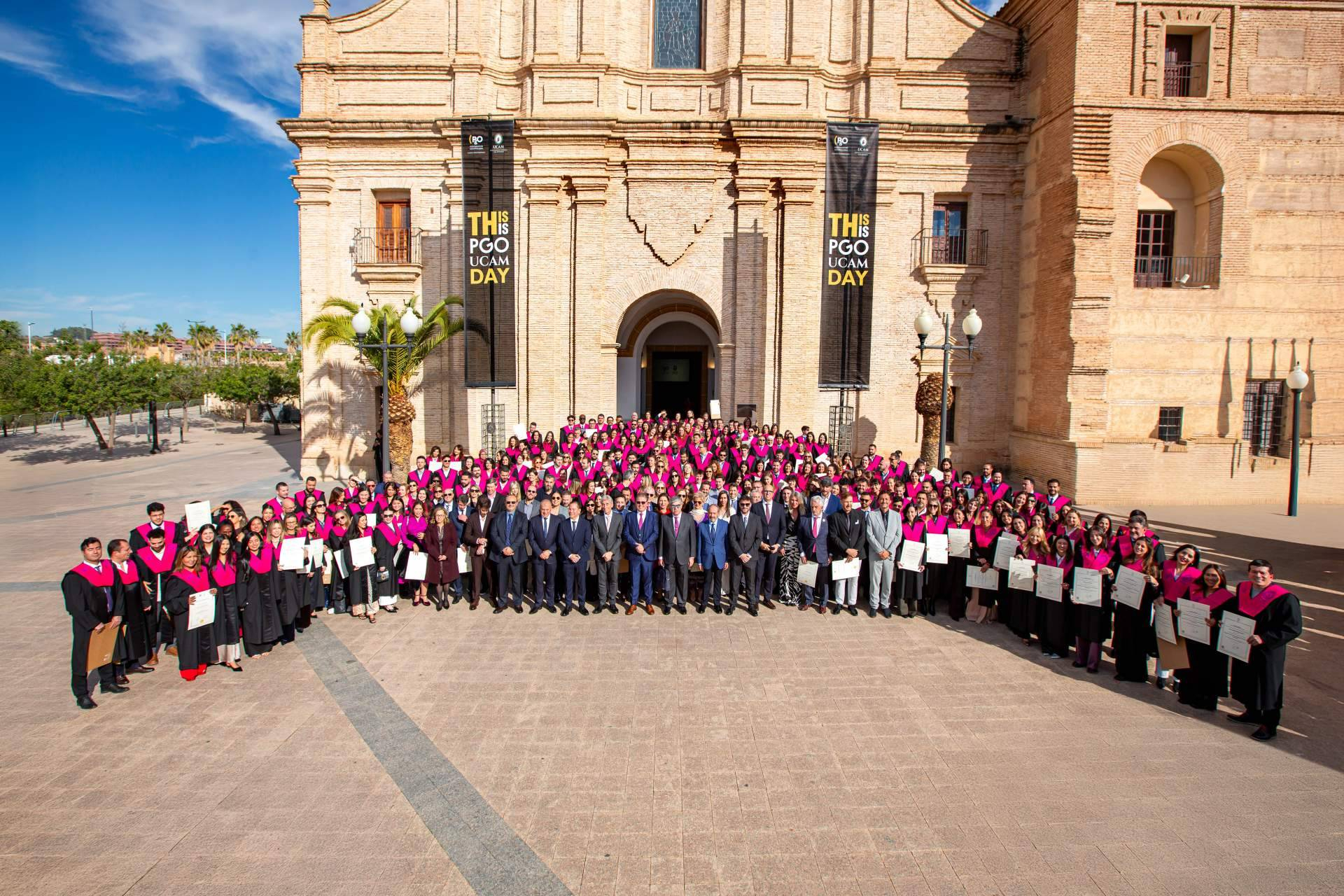 PgO UCAM ofrece formación especializada en odontología avanzada para profesionales que buscan excelencia