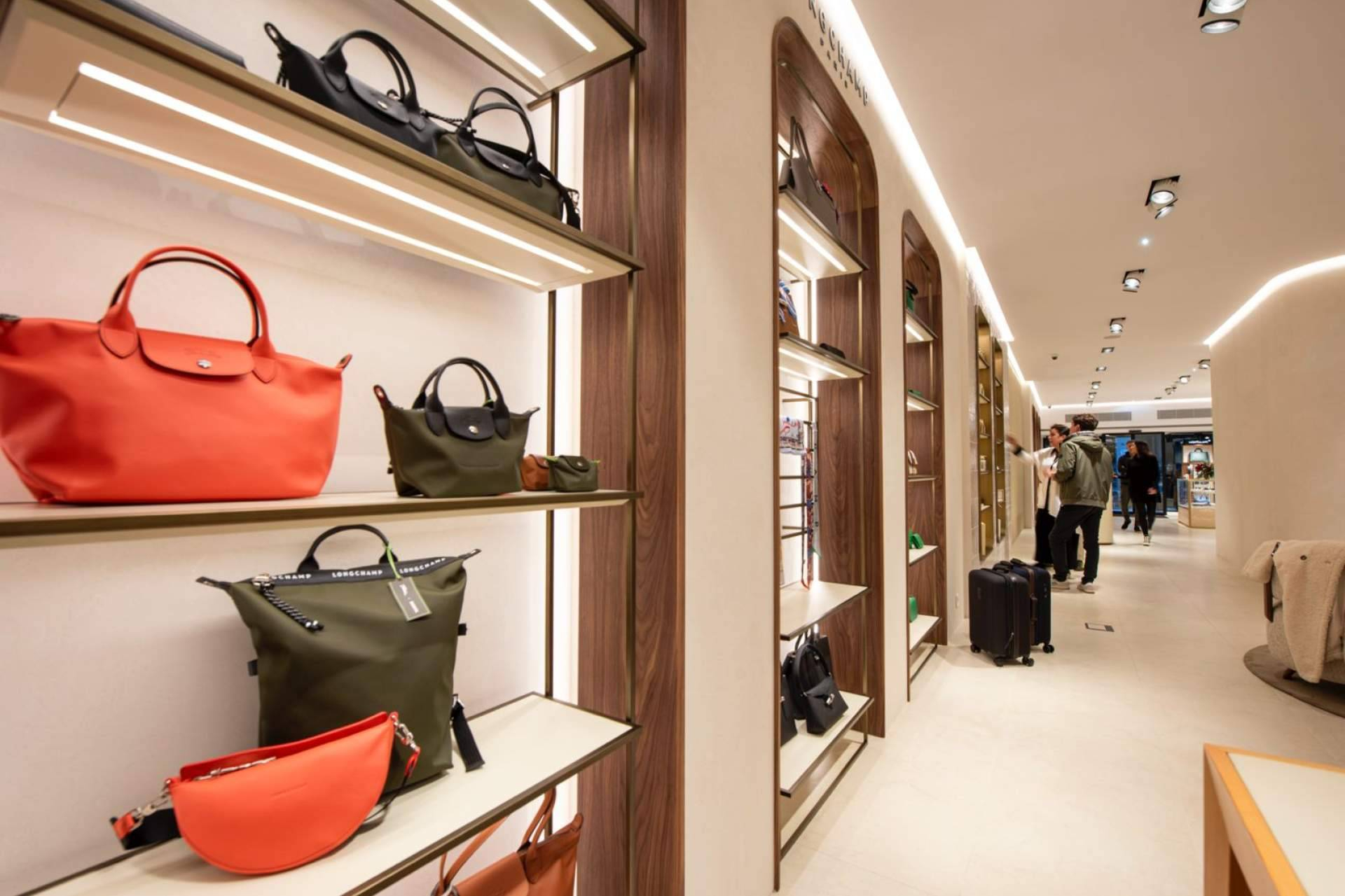 Jael Boutique destaca como boutique especializada en bolsos de lujo online y complementos exclusivos