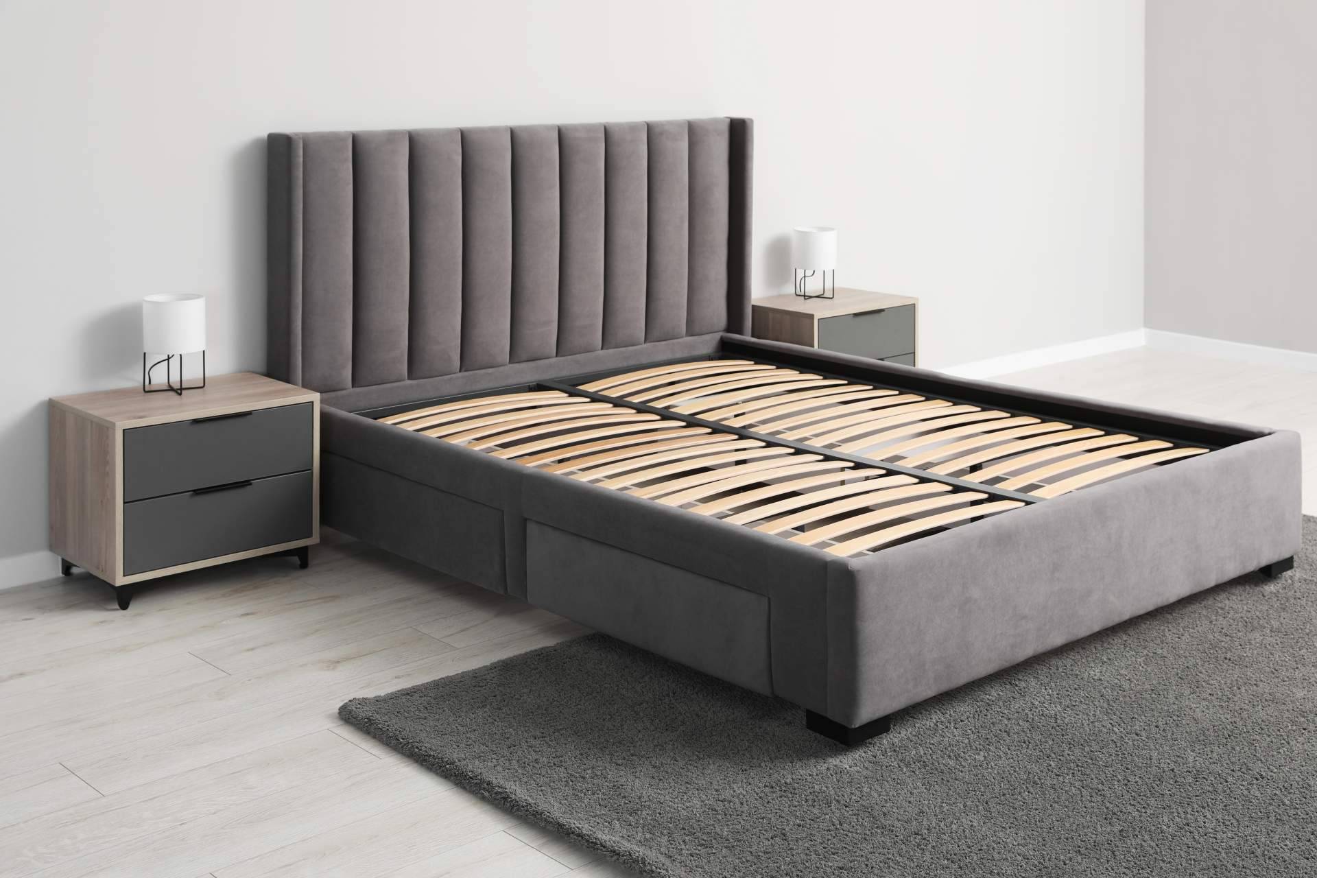 Dormitorios ordenados y confortables; los canapés abatibles que transforman el descanso