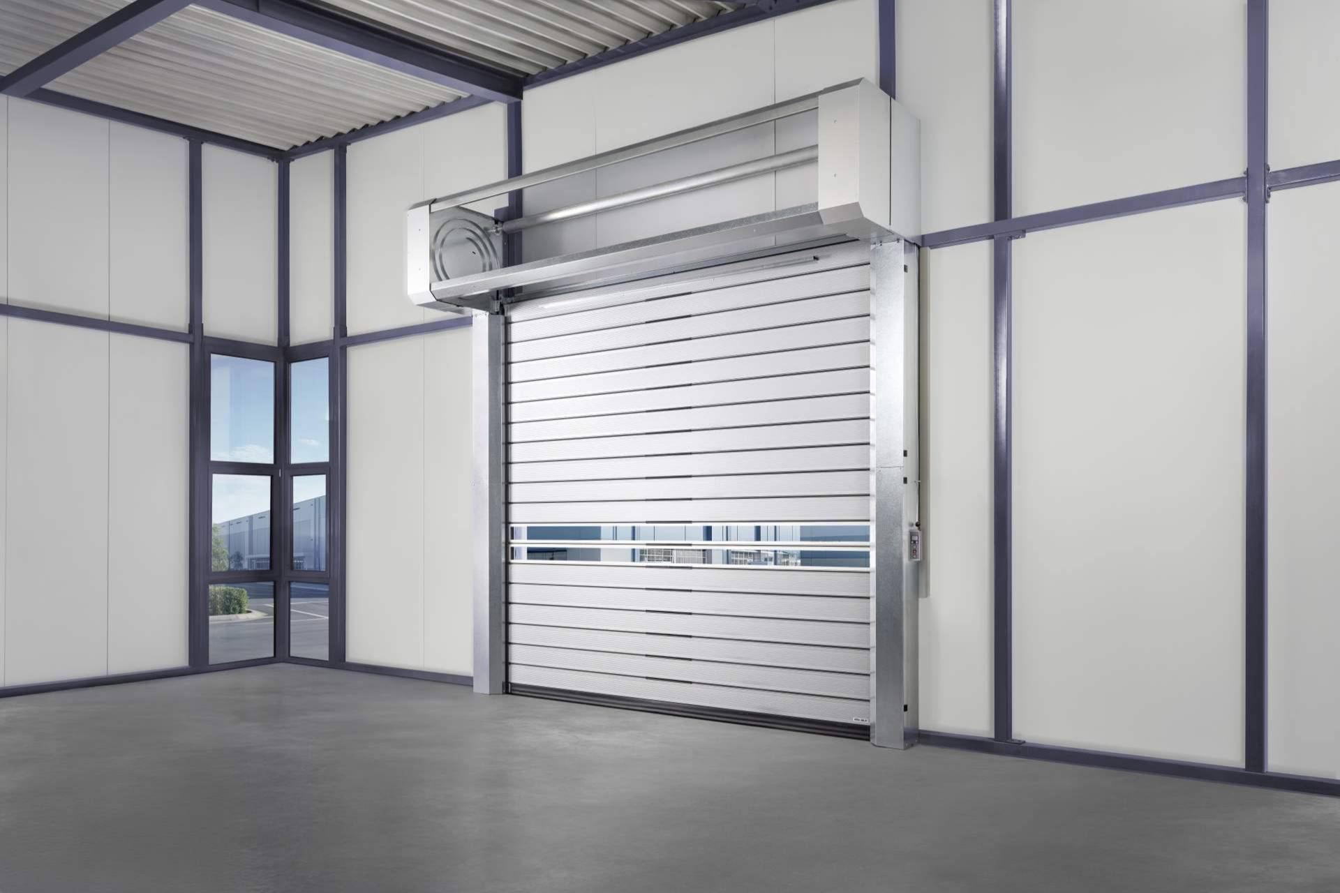 ASSA ABLOY presenta RT1000, la nueva puerta enrollable espiral con tecnología de alta velocidad
