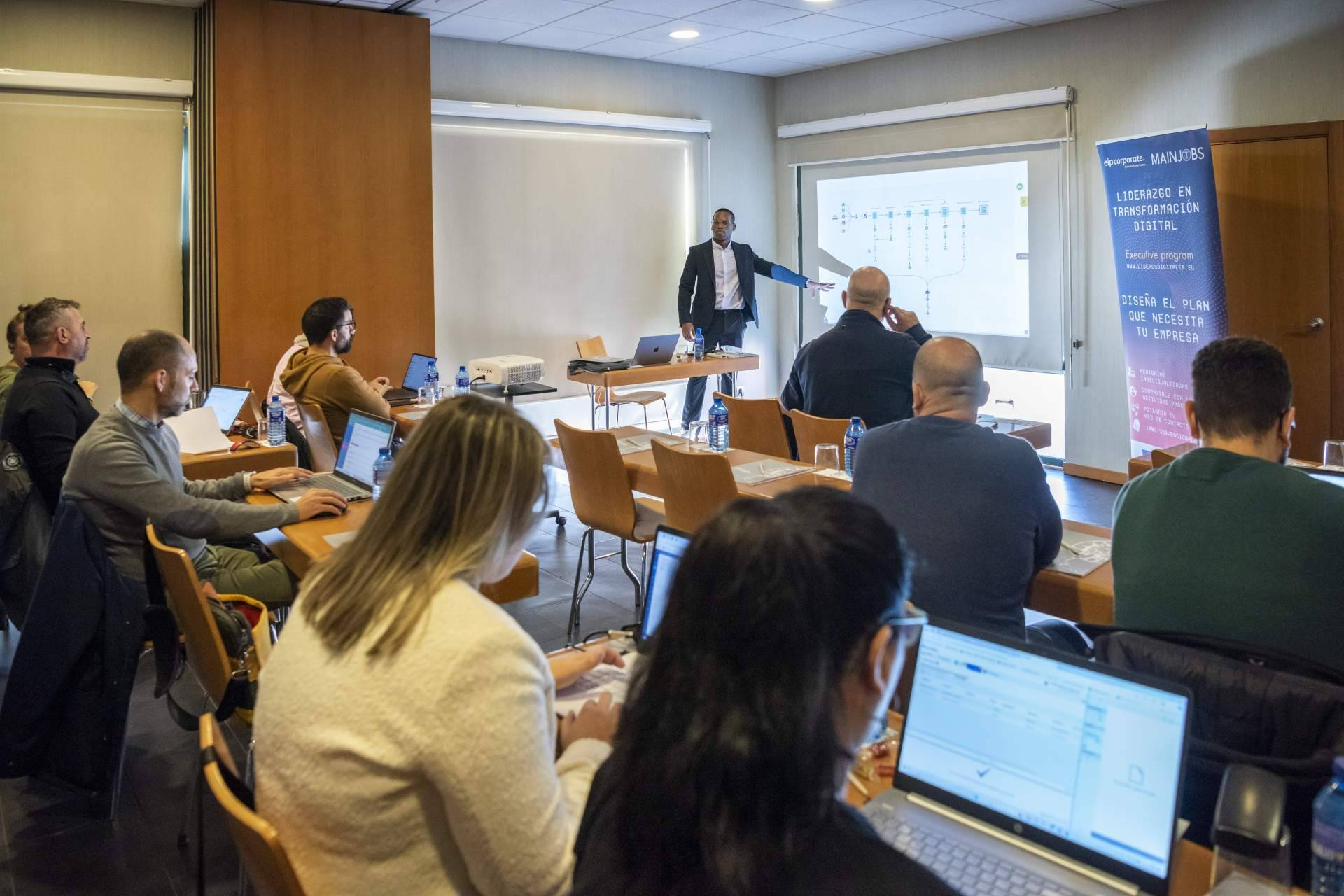 El sistema de 100K; cómo Alex Torre elimina el techo de los 20.000€ mensuales en negocios digitales