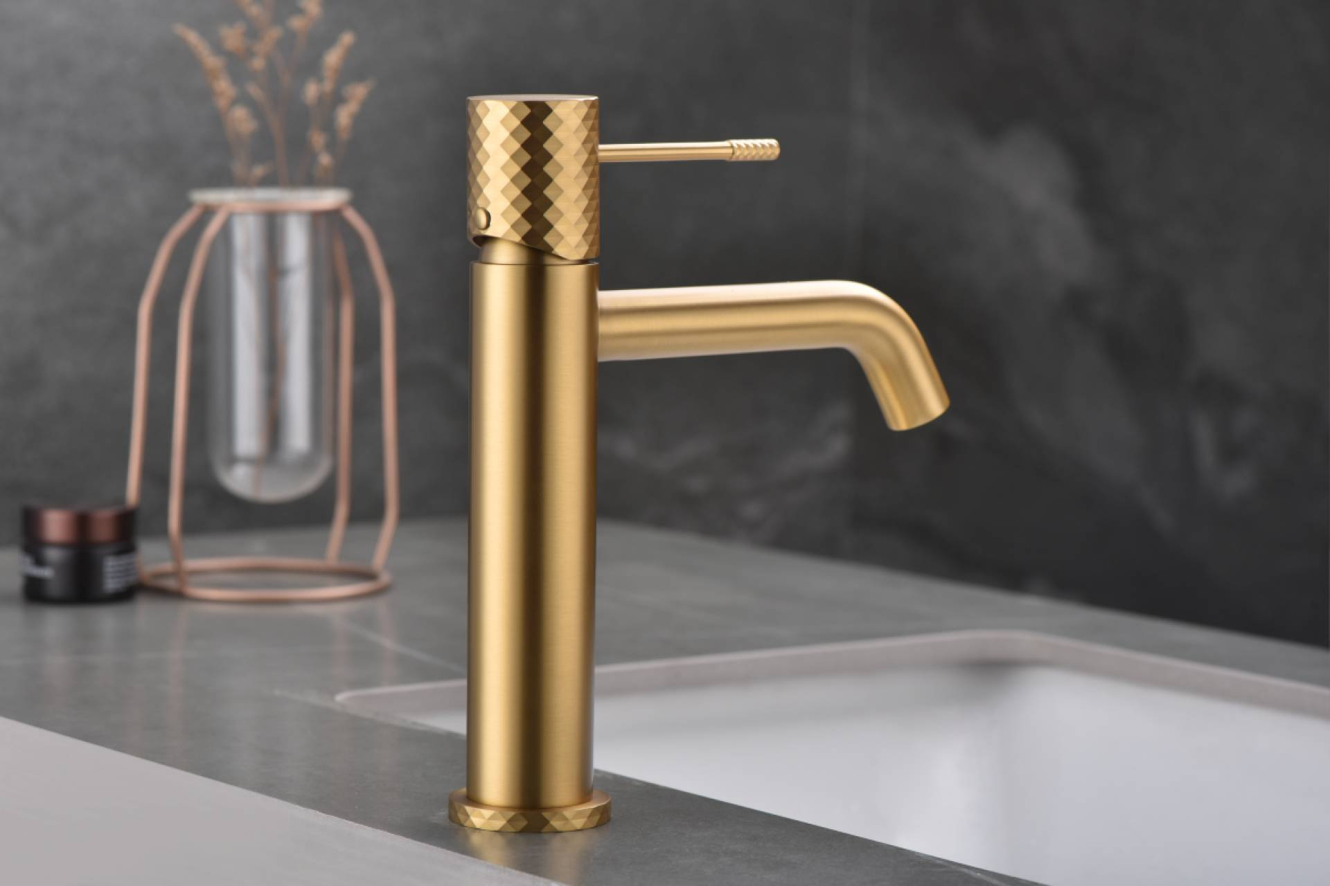 Diseño empotrado para baños exclusivos. Serie GÉNOVA, el grifo que apuesta por la elegancia contemporánea