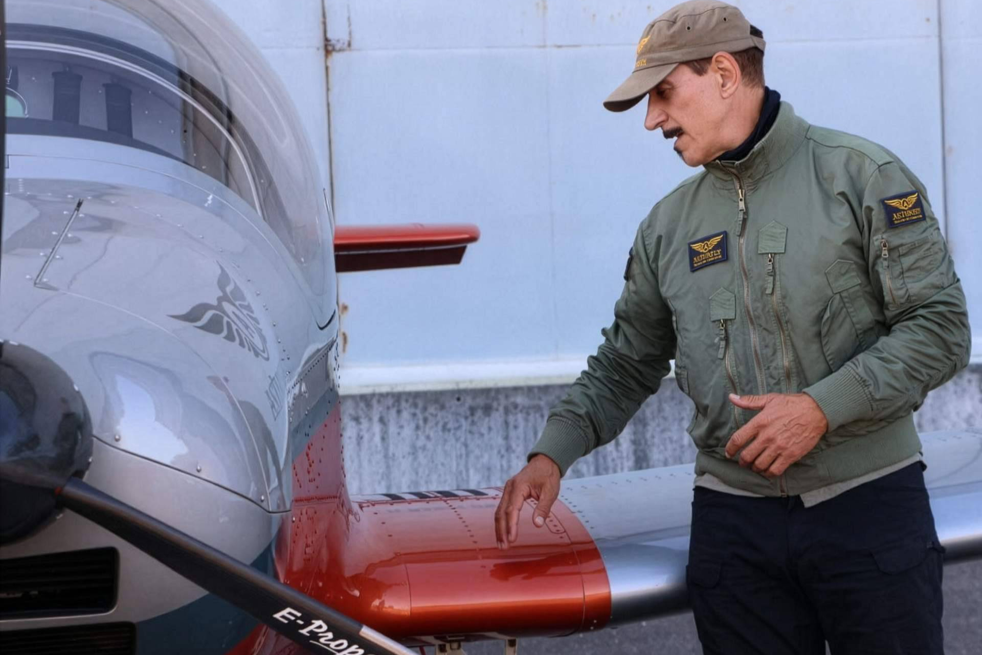 Piloto a los 60; por qué volar un ultraligero no es solo cosa de jóvenes