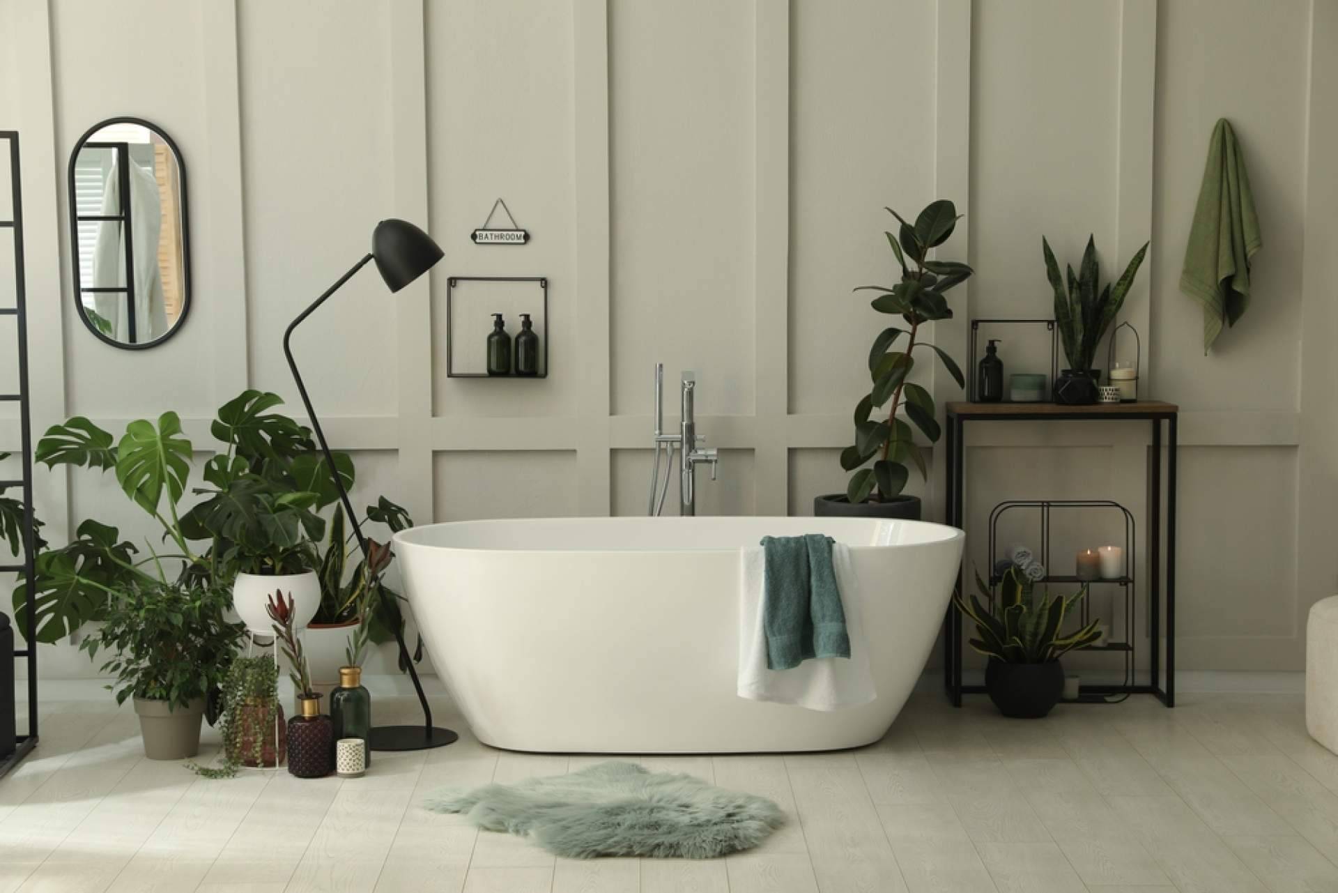 Platos, mamparas y muebles; Balnearian refuerza su apuesta por el equipamiento de baño online para 2026