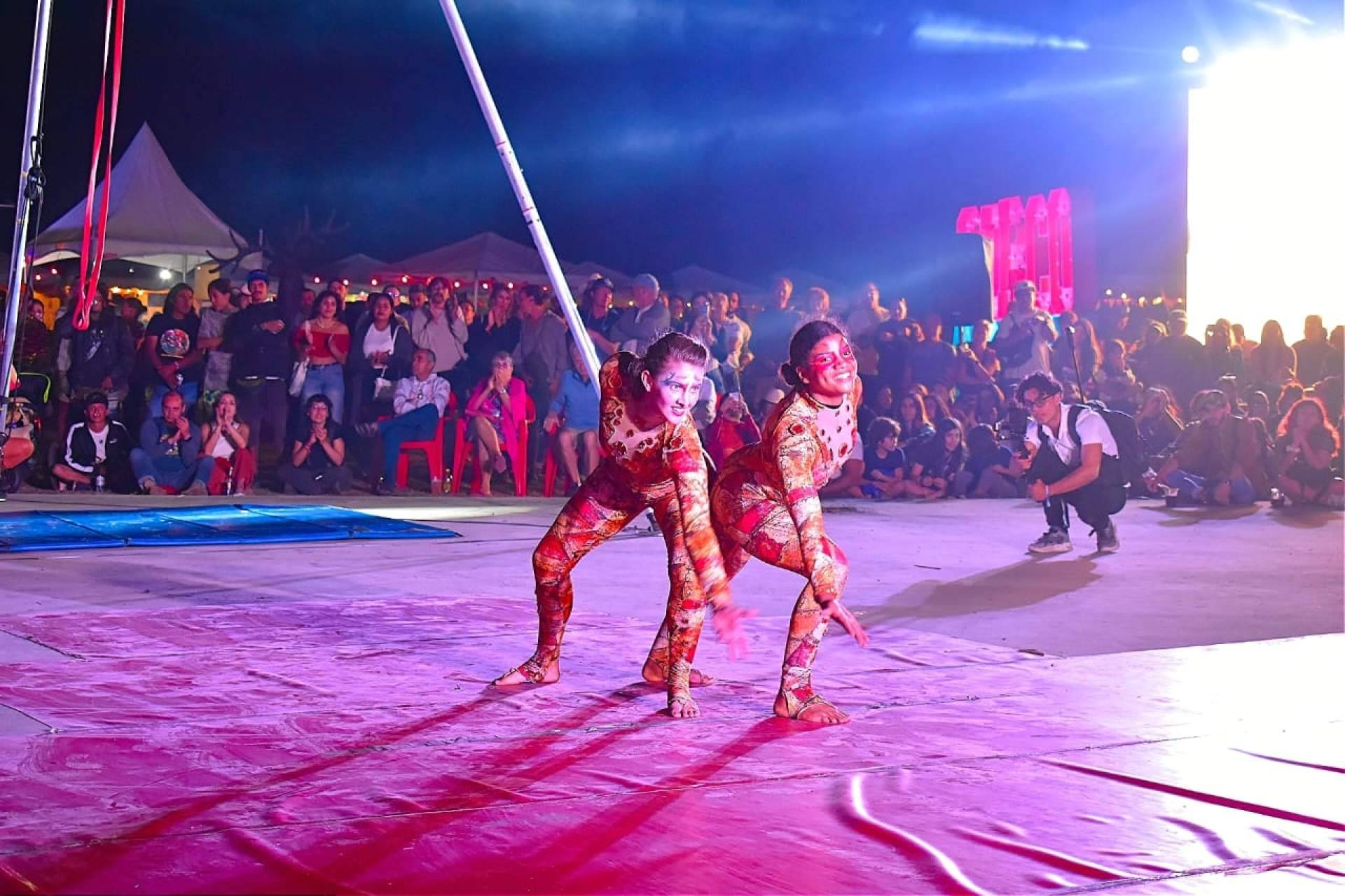 Circo Agave 2026; música, circo y celebración junto al mar