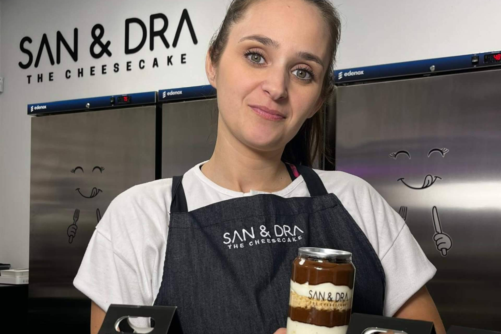 Sandra Cheesecake presenta su nuevo 'Cheesecake en Lata' con una explosión de toppings